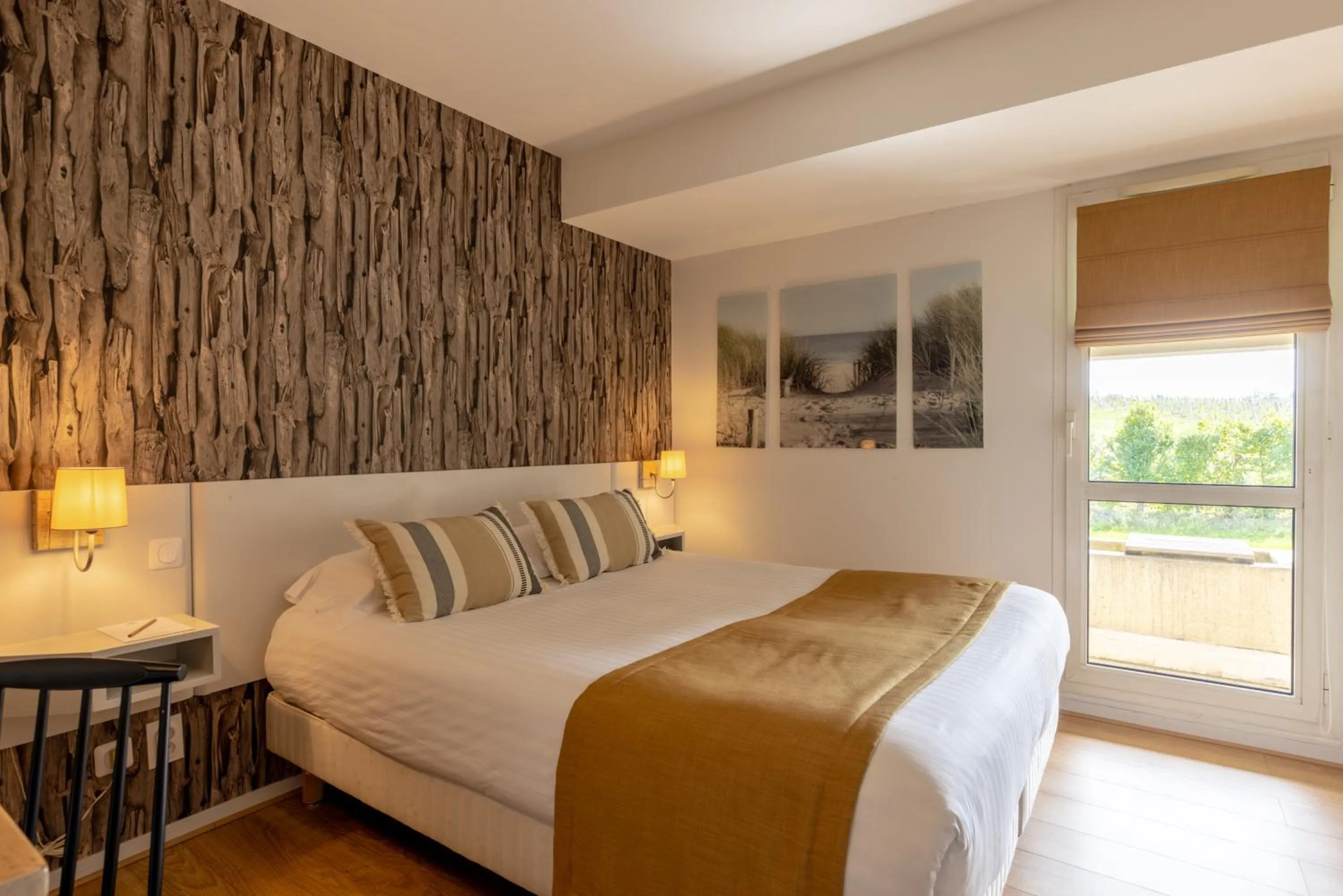 Bedroom, Bed in Pey La Tour - Logis Hôtels & Restaurant