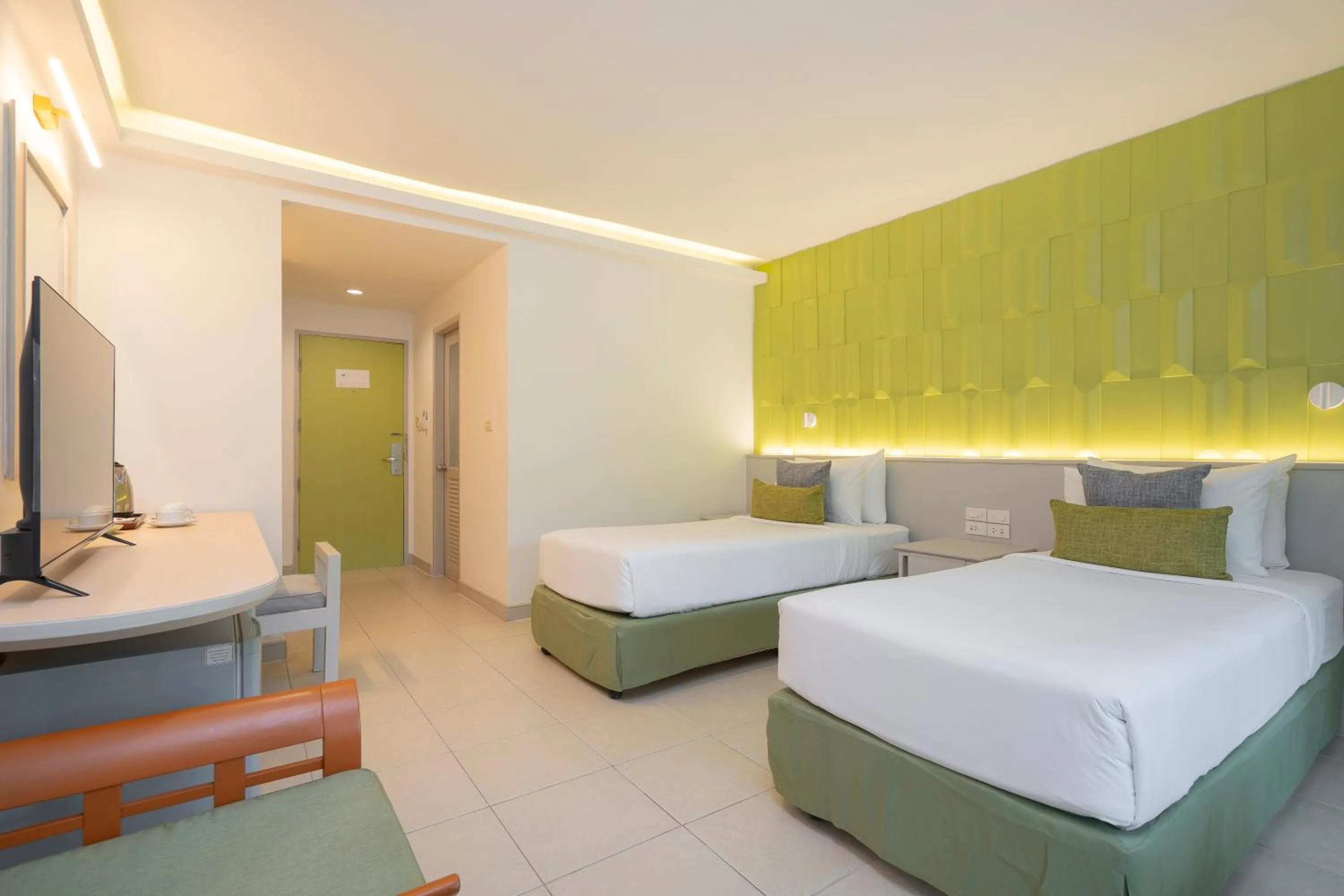 Bed in The Green Park Resort