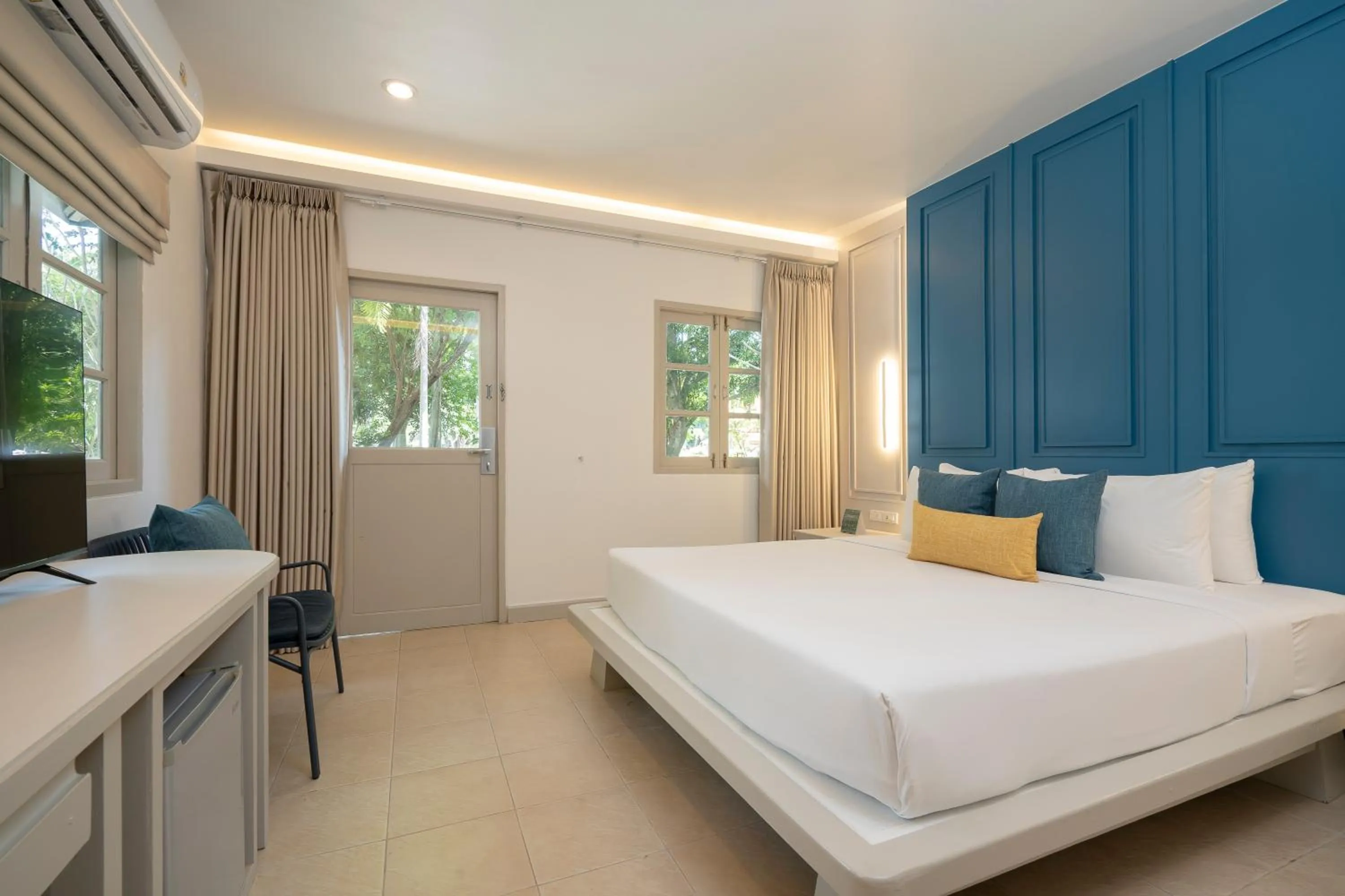 Bed in The Green Park Resort