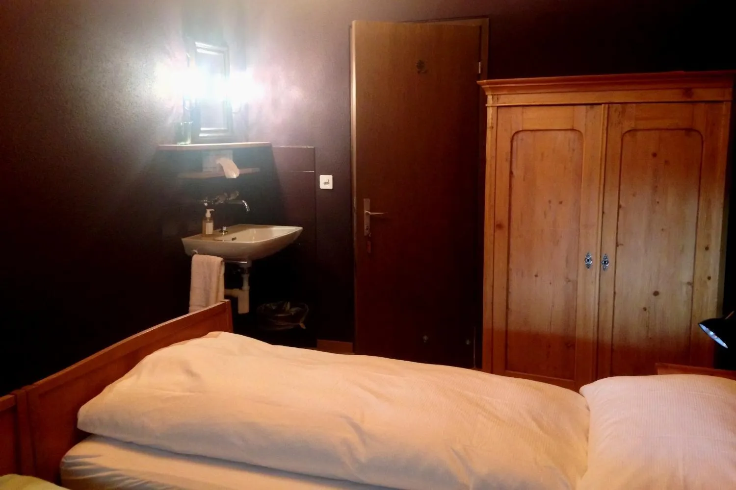 Photo of the whole room in Landhus Almens