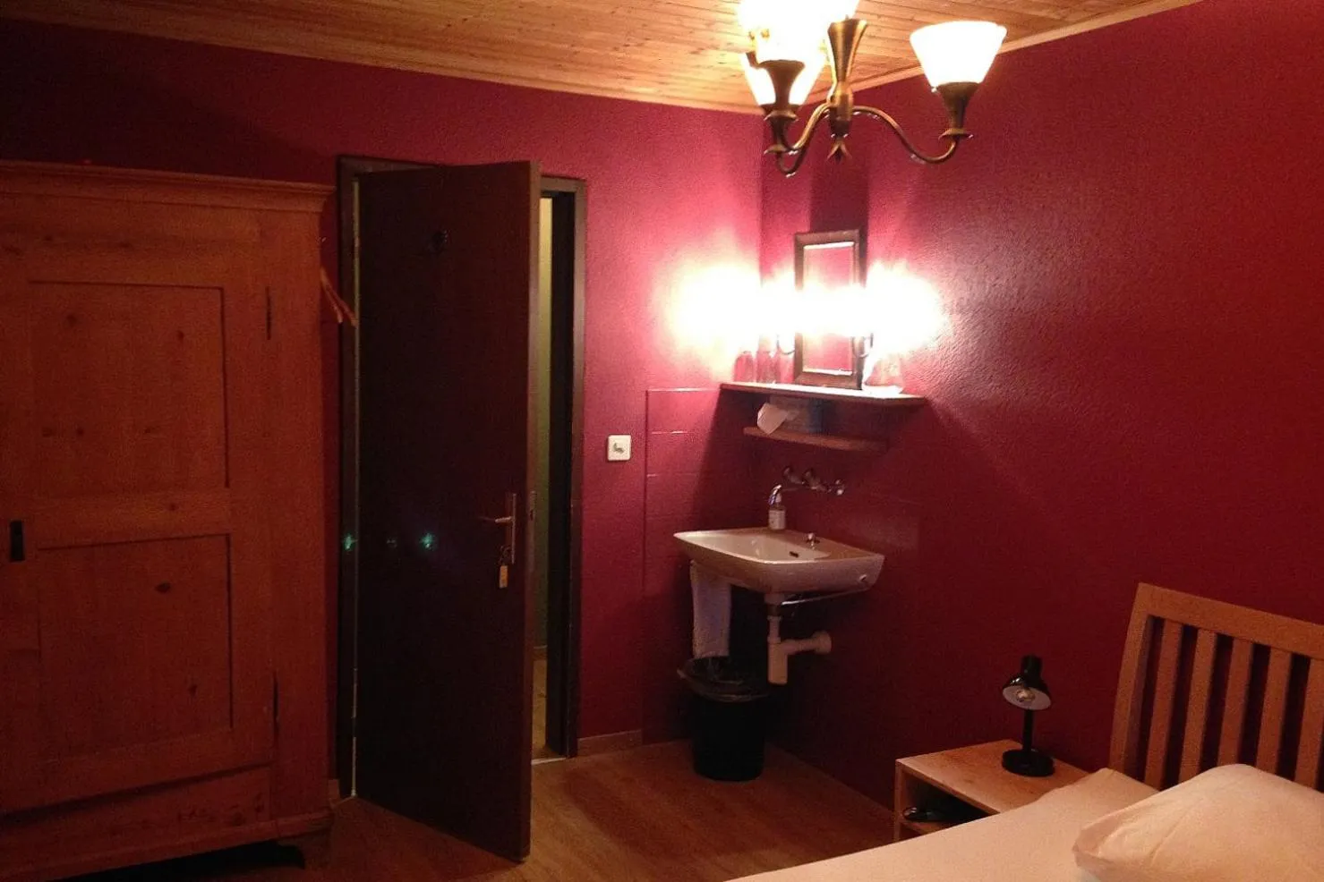 Photo of the whole room in Landhus Almens