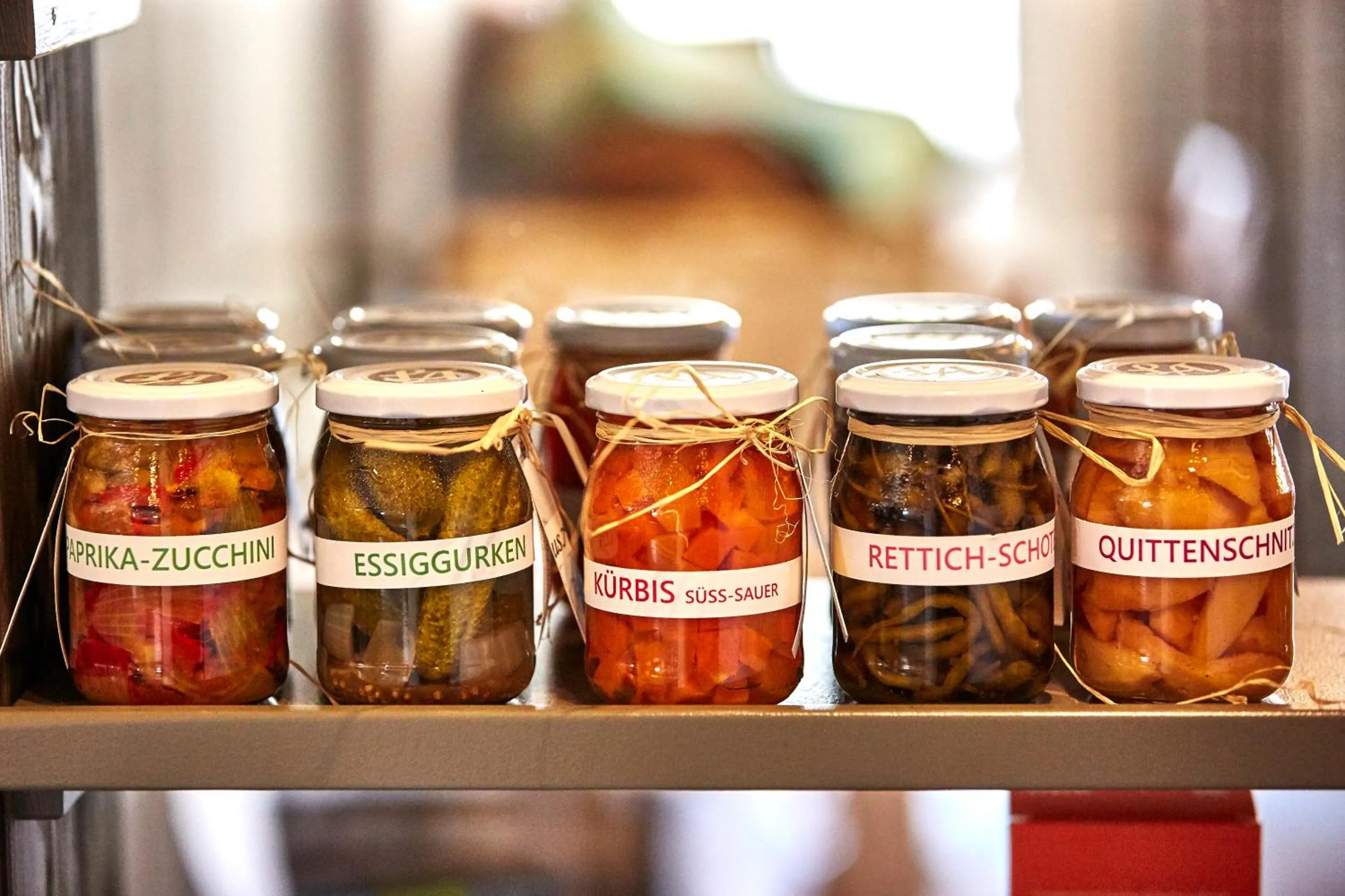 Restaurant/places to eat in Landhus Almens