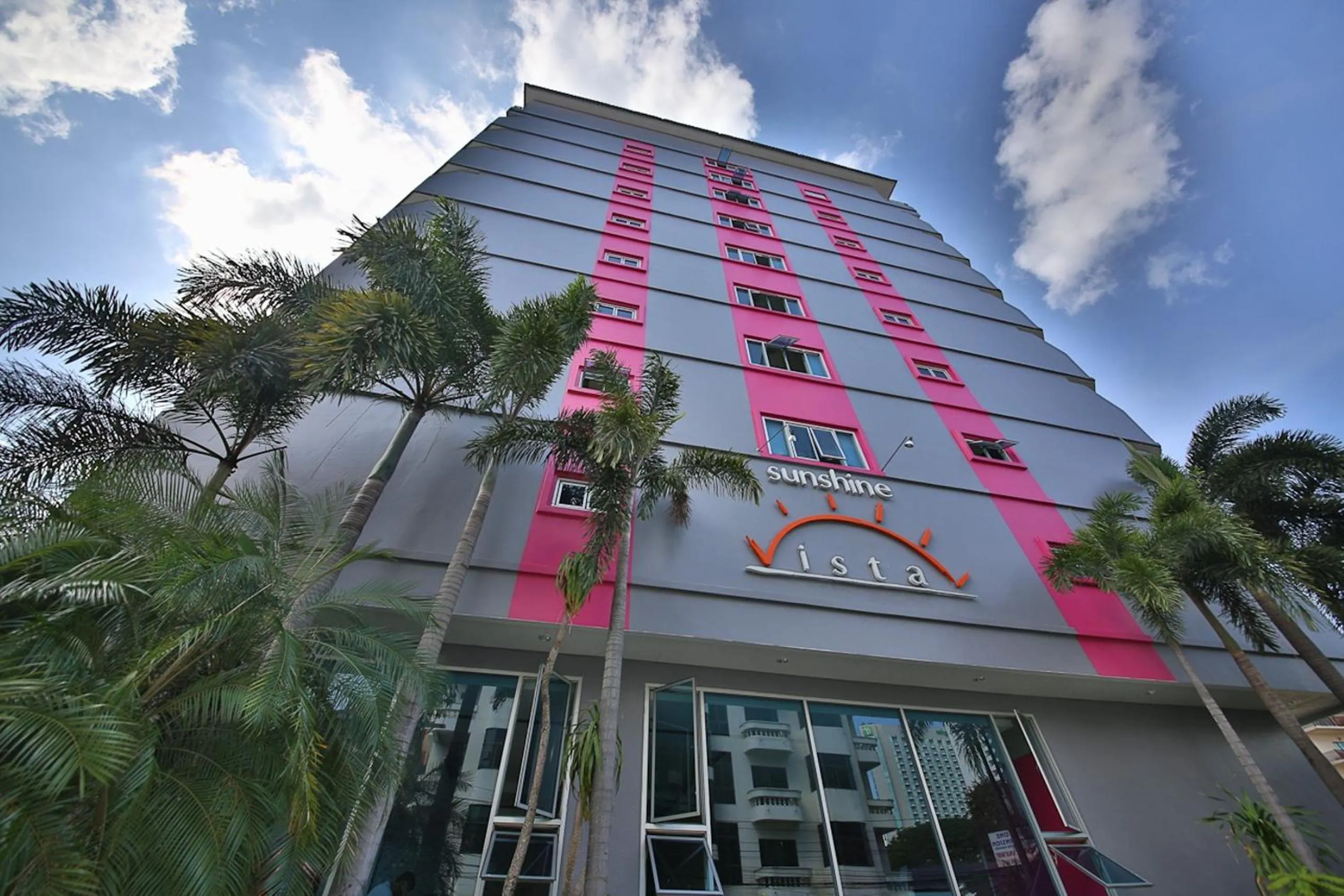Facade/entrance in Sunshine Vista Hotel