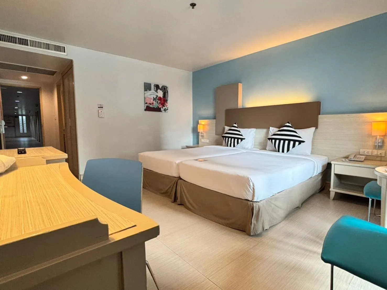 Bedroom, Bed in Sunshine Vista Hotel