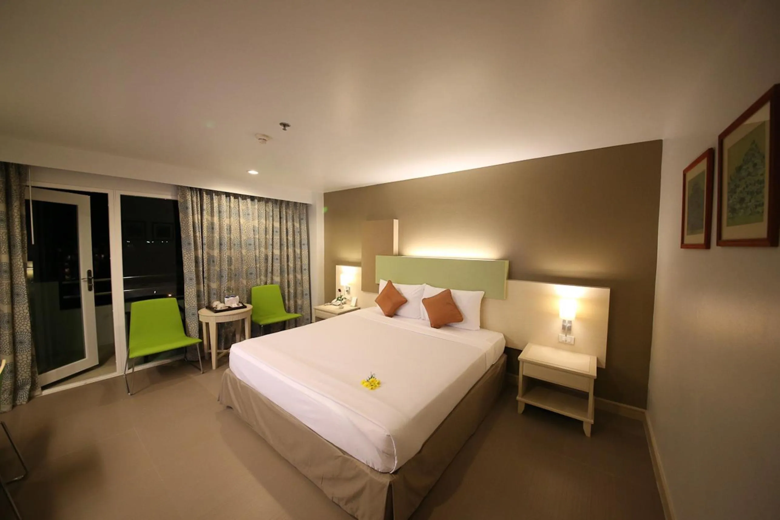 Bed in Sunshine Vista Hotel