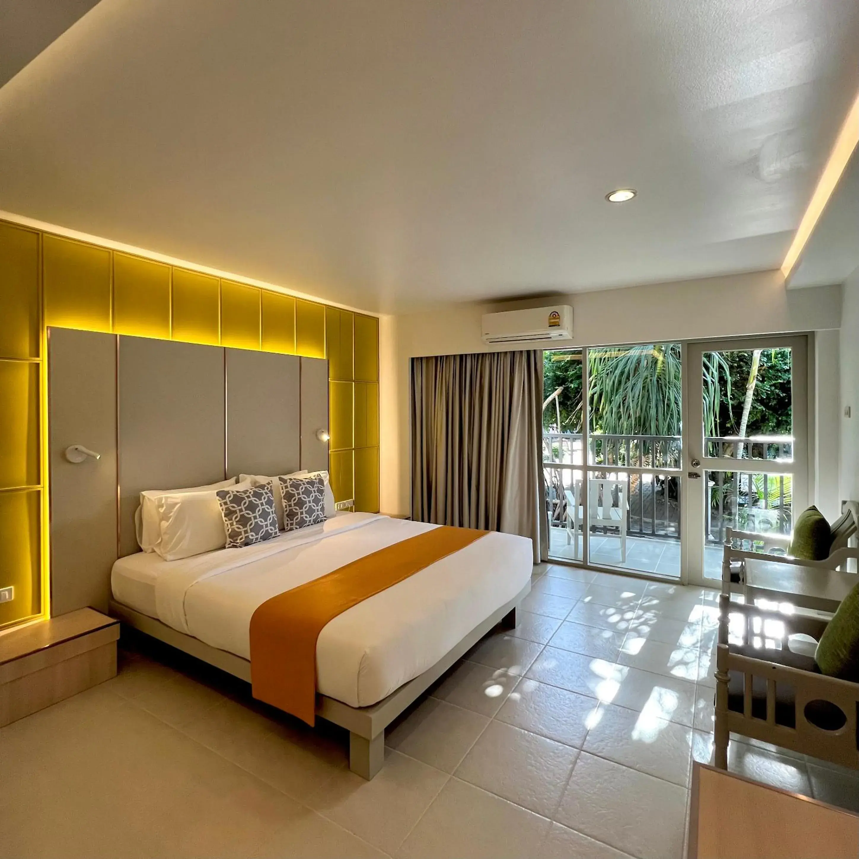 Superior Room - single occupancy - Pool View in Sunshine Garden Resort Superior Room - single occupancy - Pool View in Sunshine Garden Resort