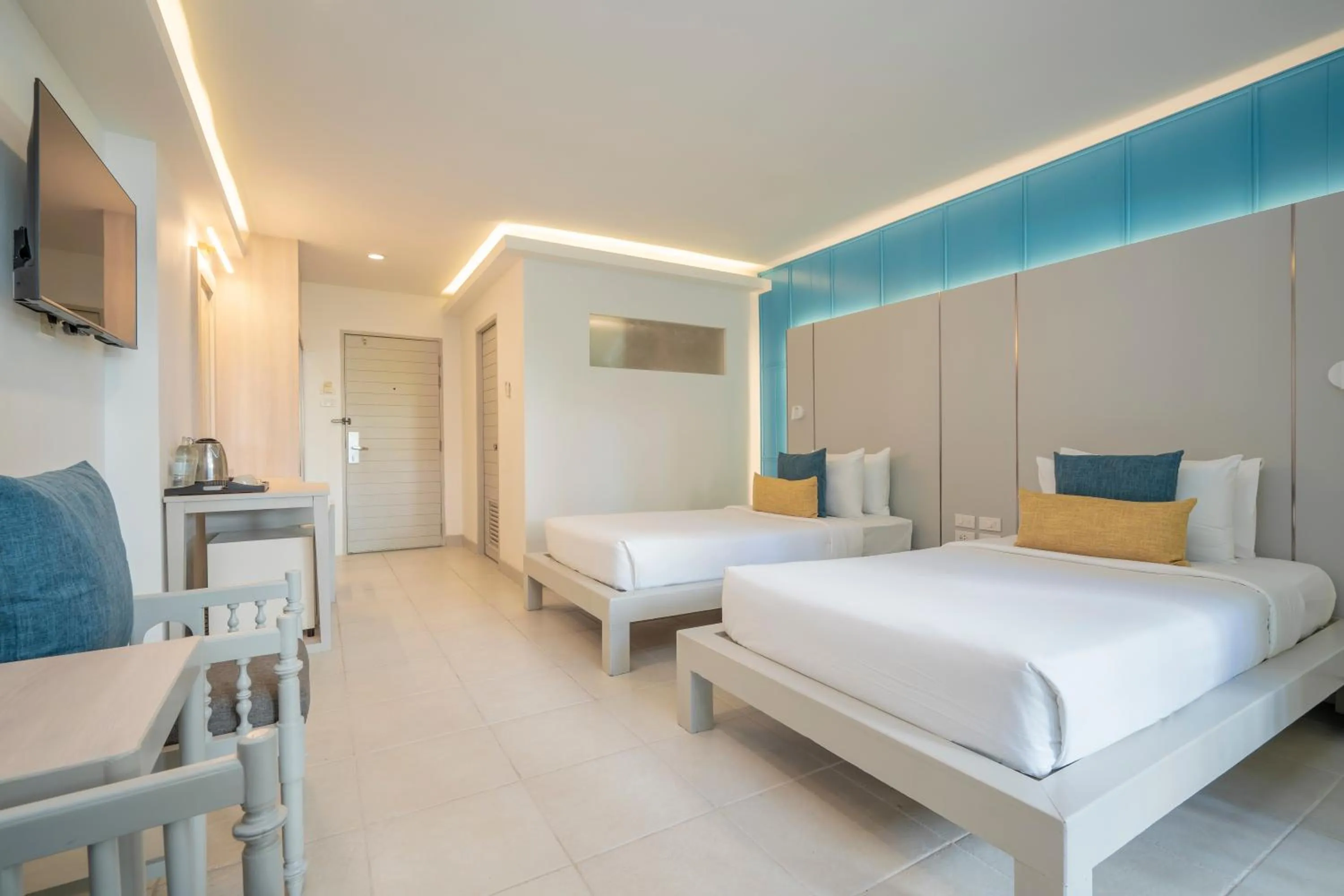 Bed in Sunshine Garden Resort