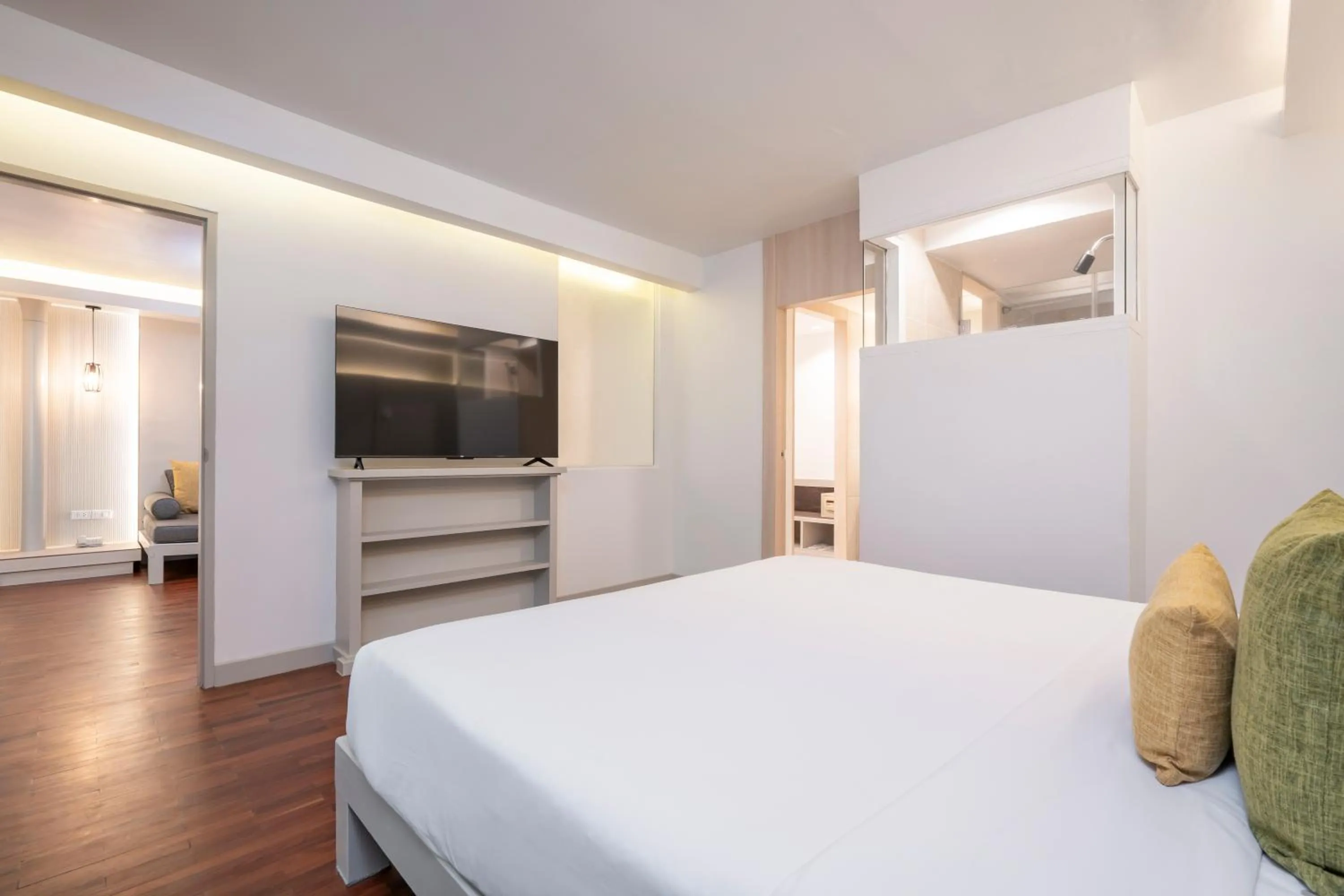 Bed in Sunshine Garden Resort