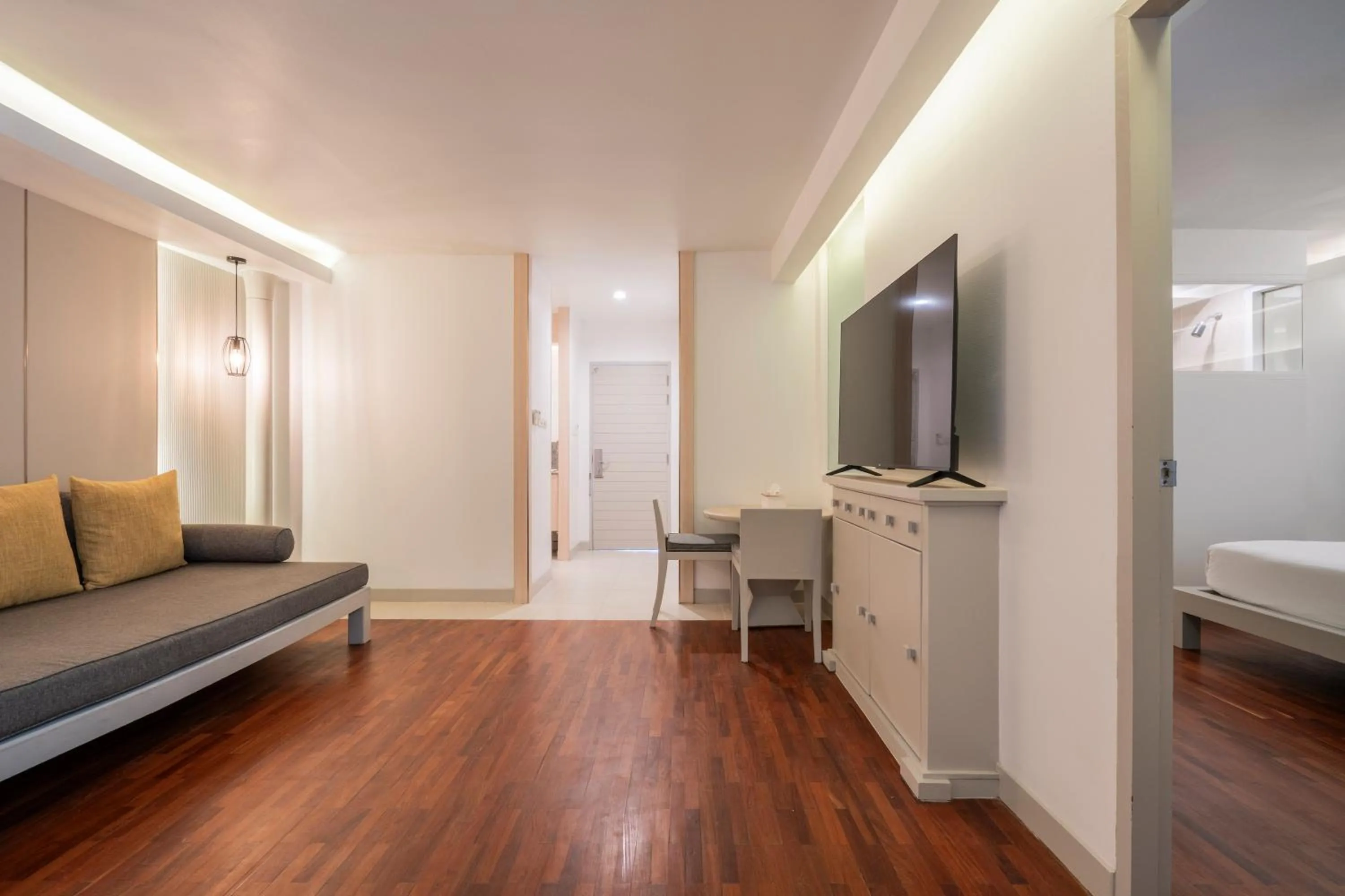 Bed in Sunshine Garden Resort