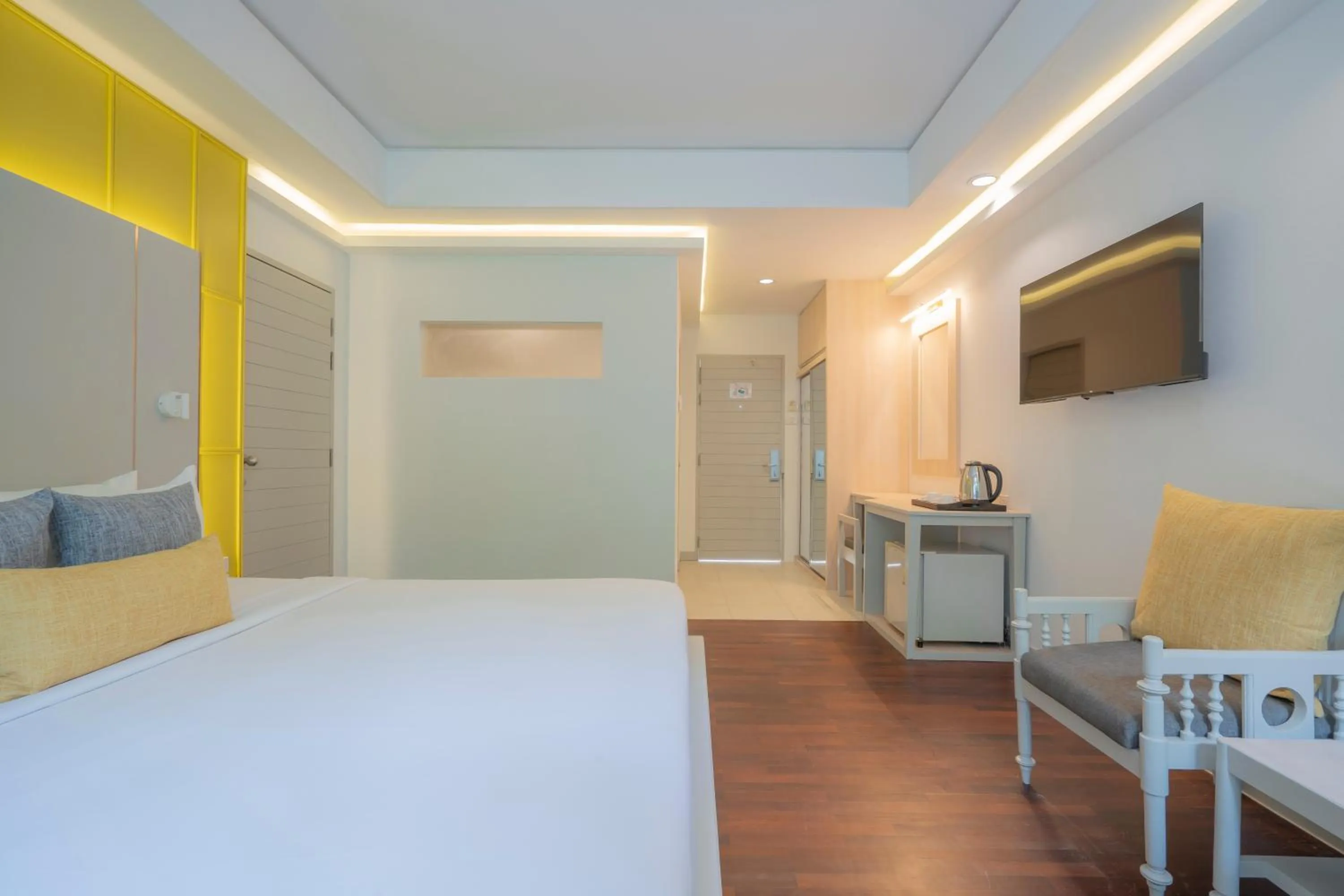 Bed in Sunshine Garden Resort