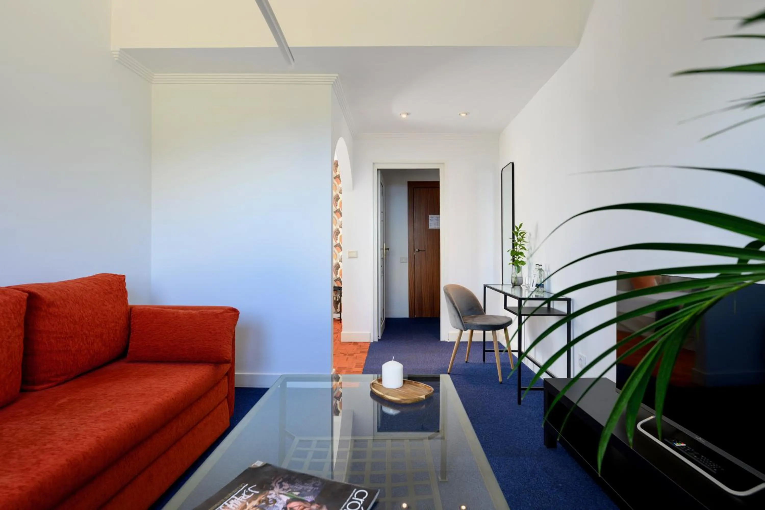 Living room in Bandama Golf Hotel by Airnest