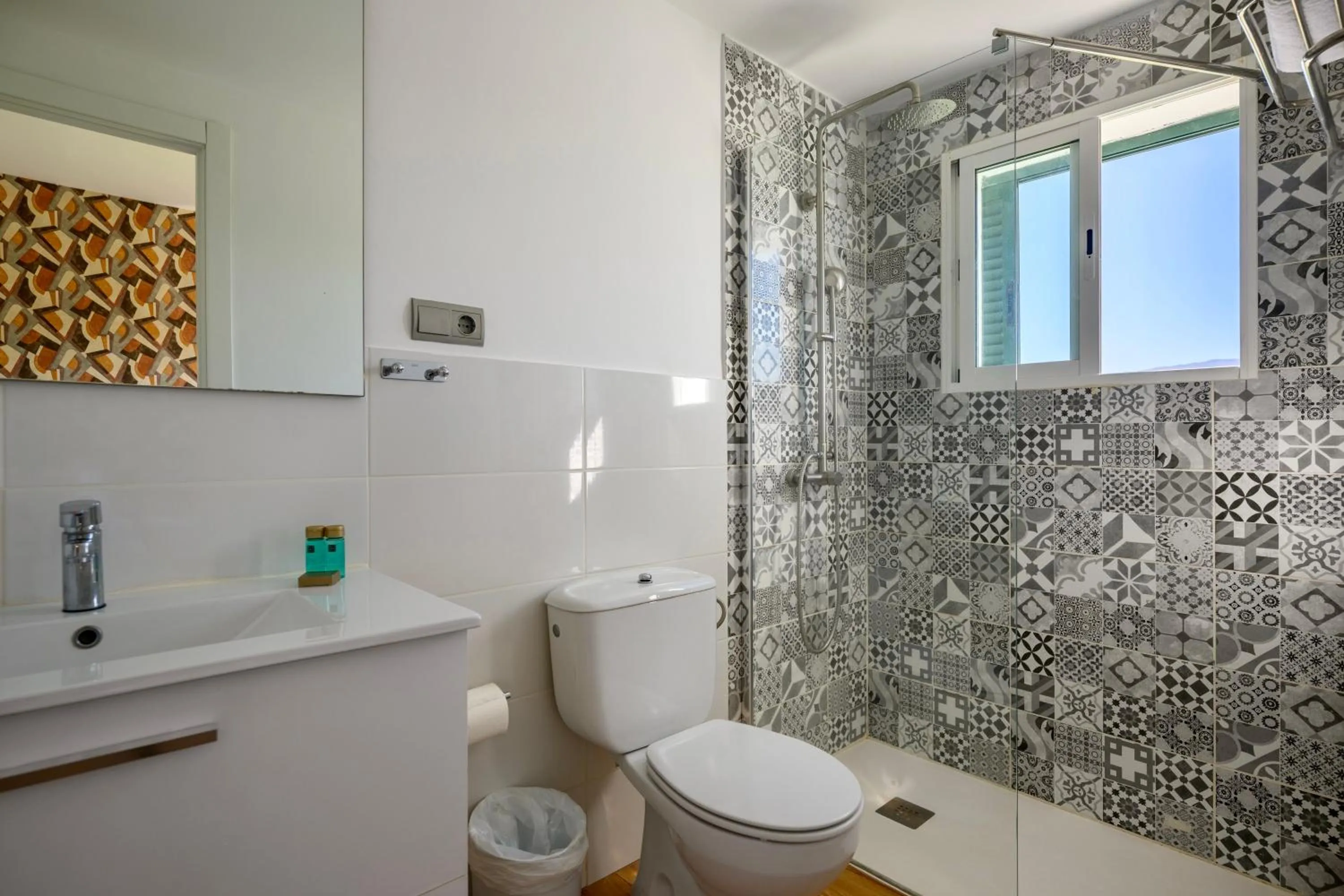 Shower in Bandama Golf Hotel by Airnest