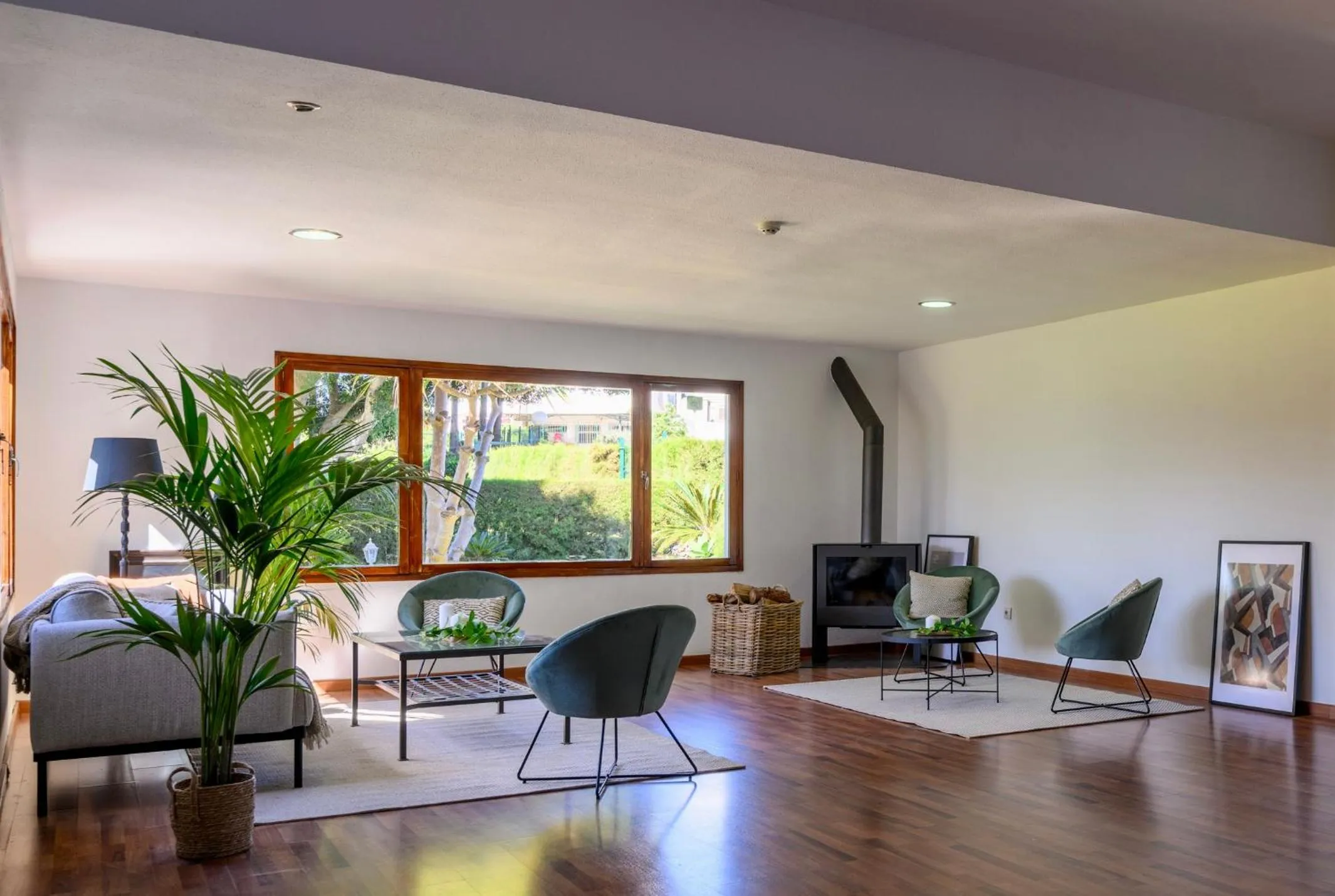 Living room in Bandama Golf Hotel by Airnest