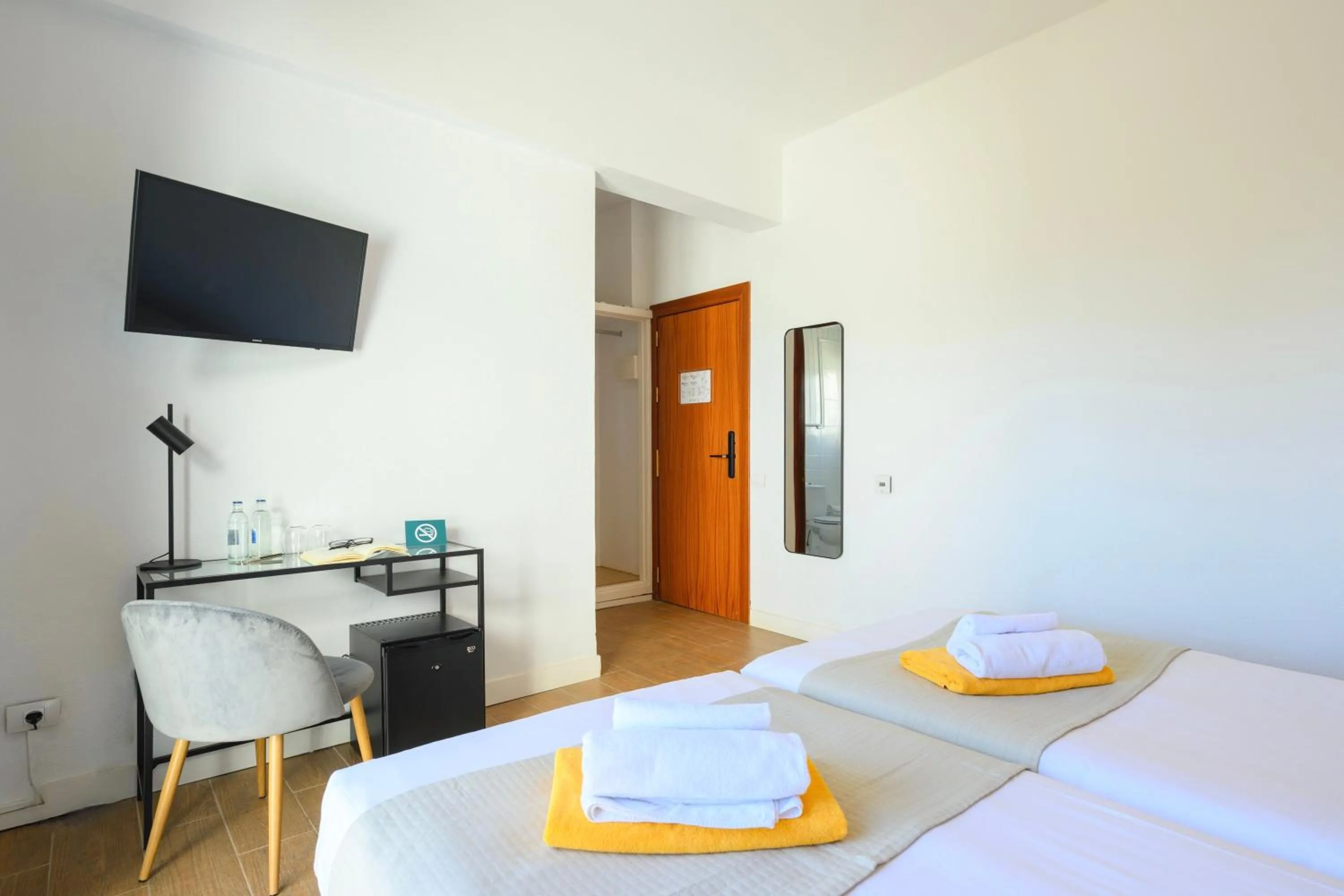 Bed in Bandama Golf Hotel by Airnest