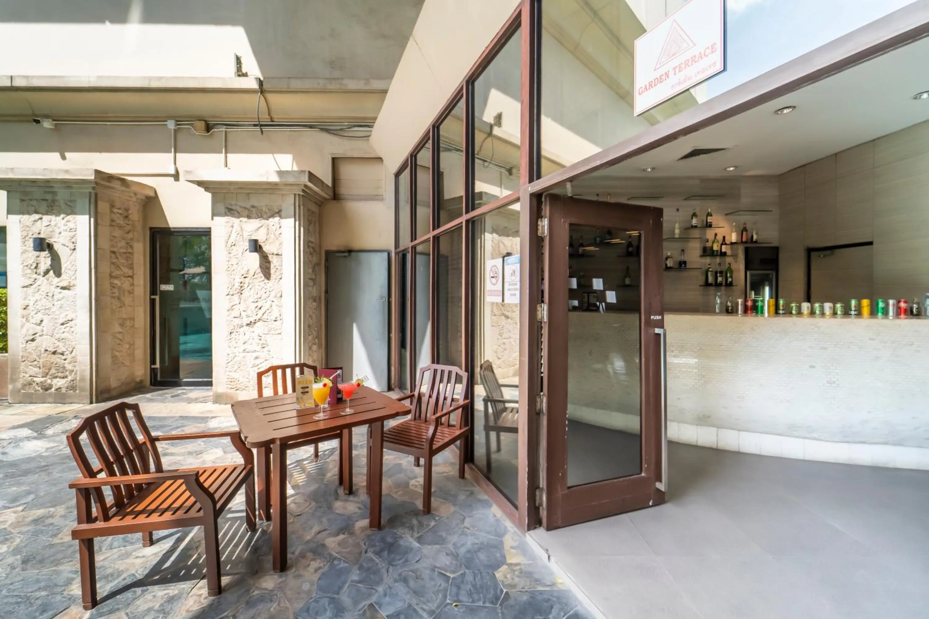 Lounge or bar in Century Park Hotel