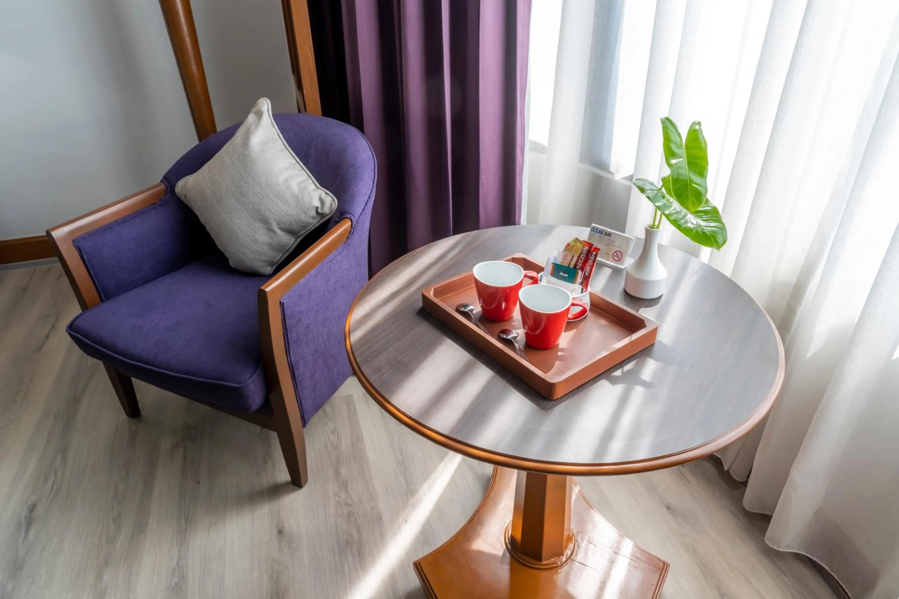 Coffee/tea facilities in Century Park Hotel