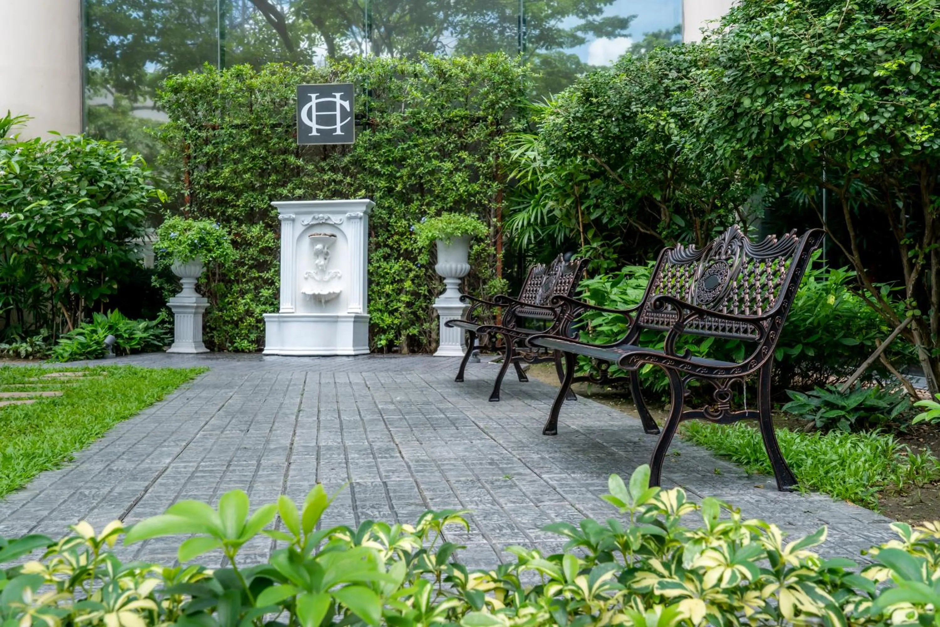 Garden in Century Park Hotel