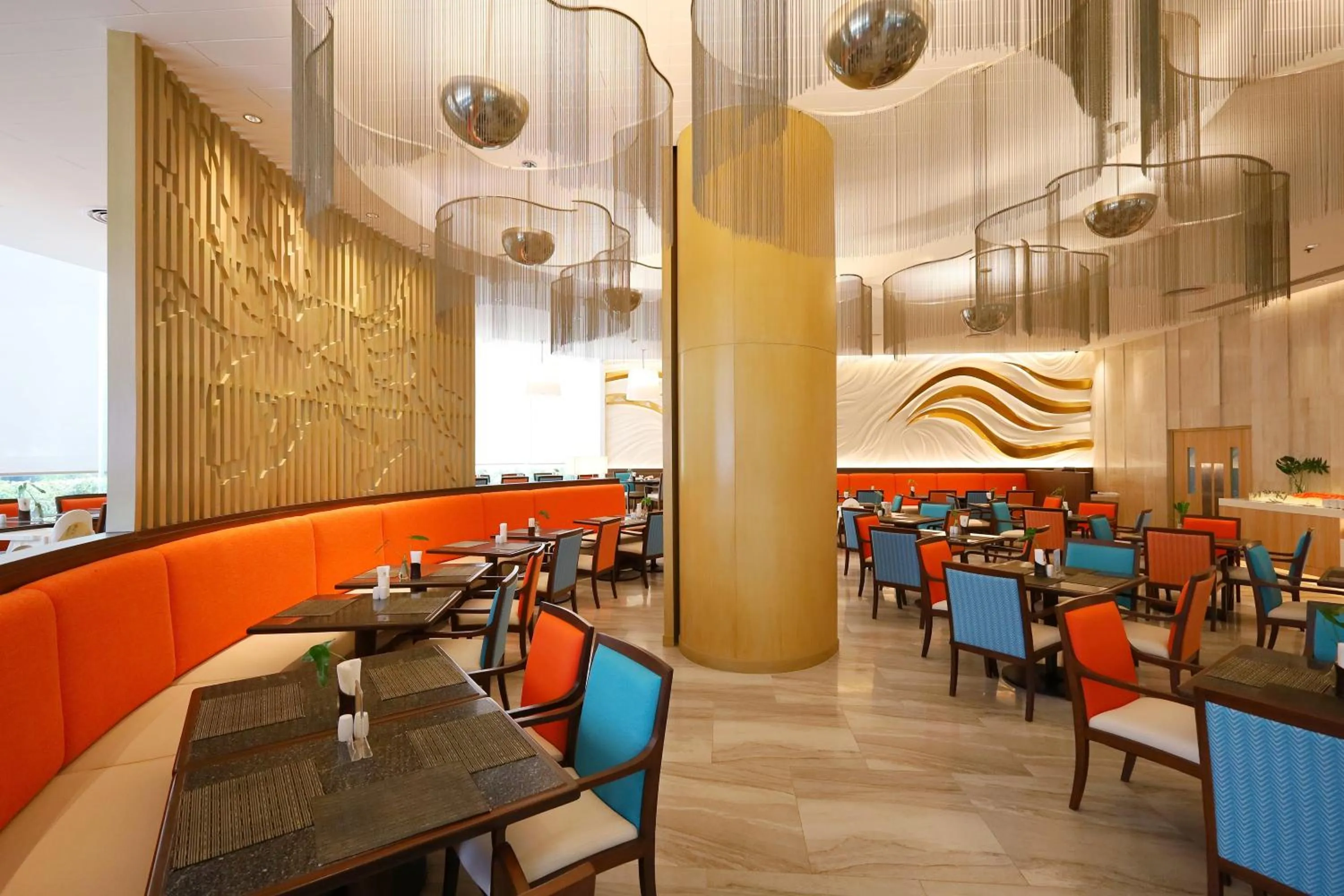 Restaurant/places to eat in Century Park Hotel