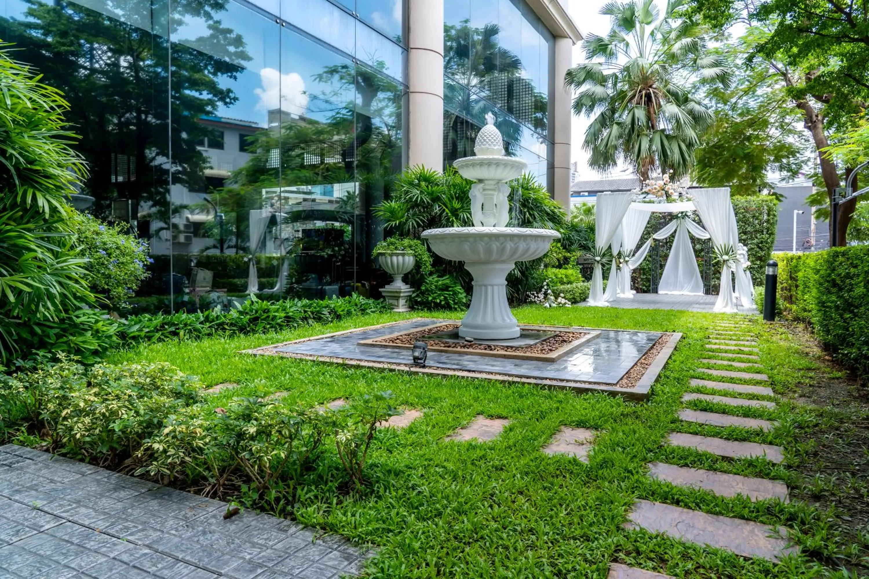 Garden in Century Park Hotel