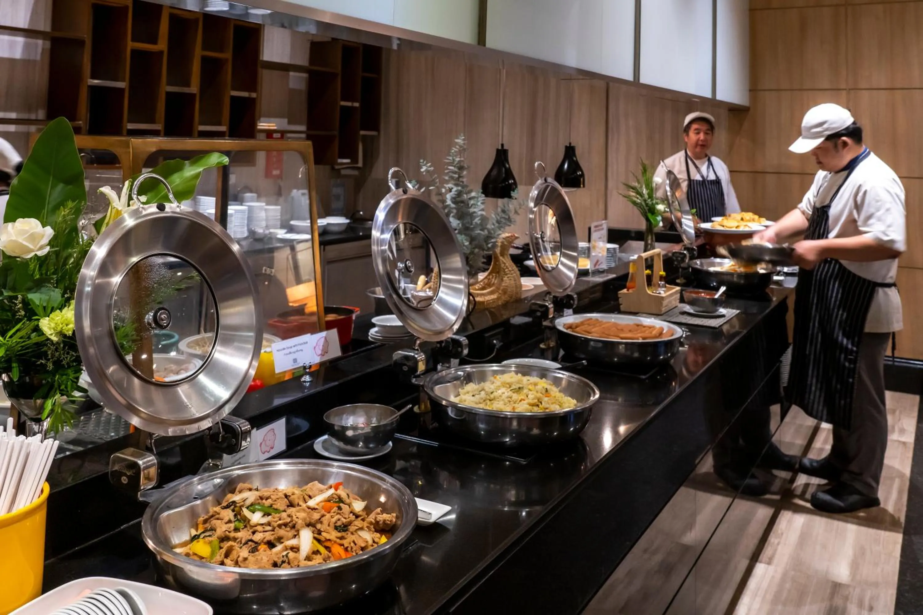 Breakfast in Century Park Hotel