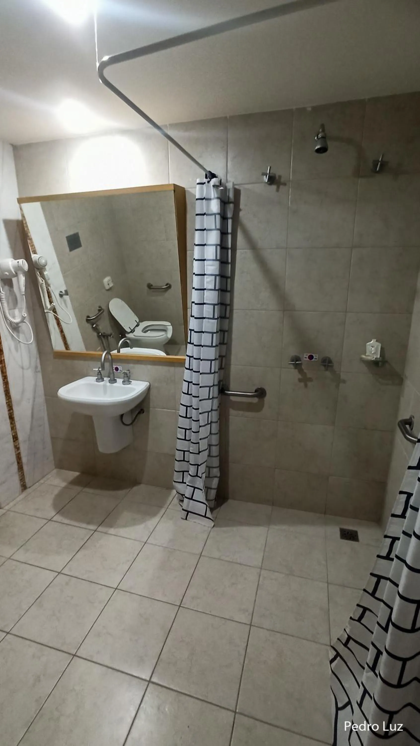 Shower in River Park Hotel