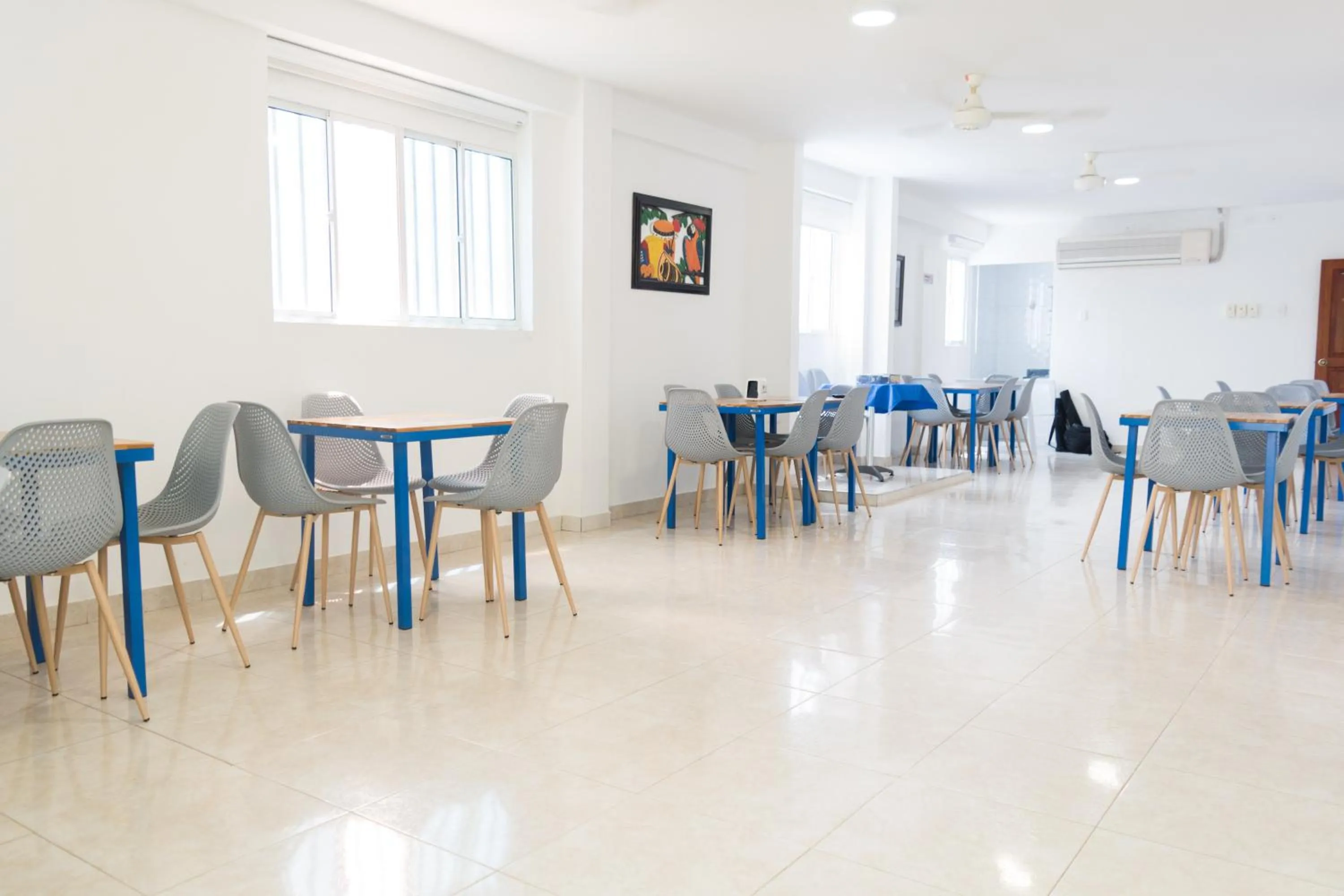 Restaurant/places to eat in Hotel Aquarius