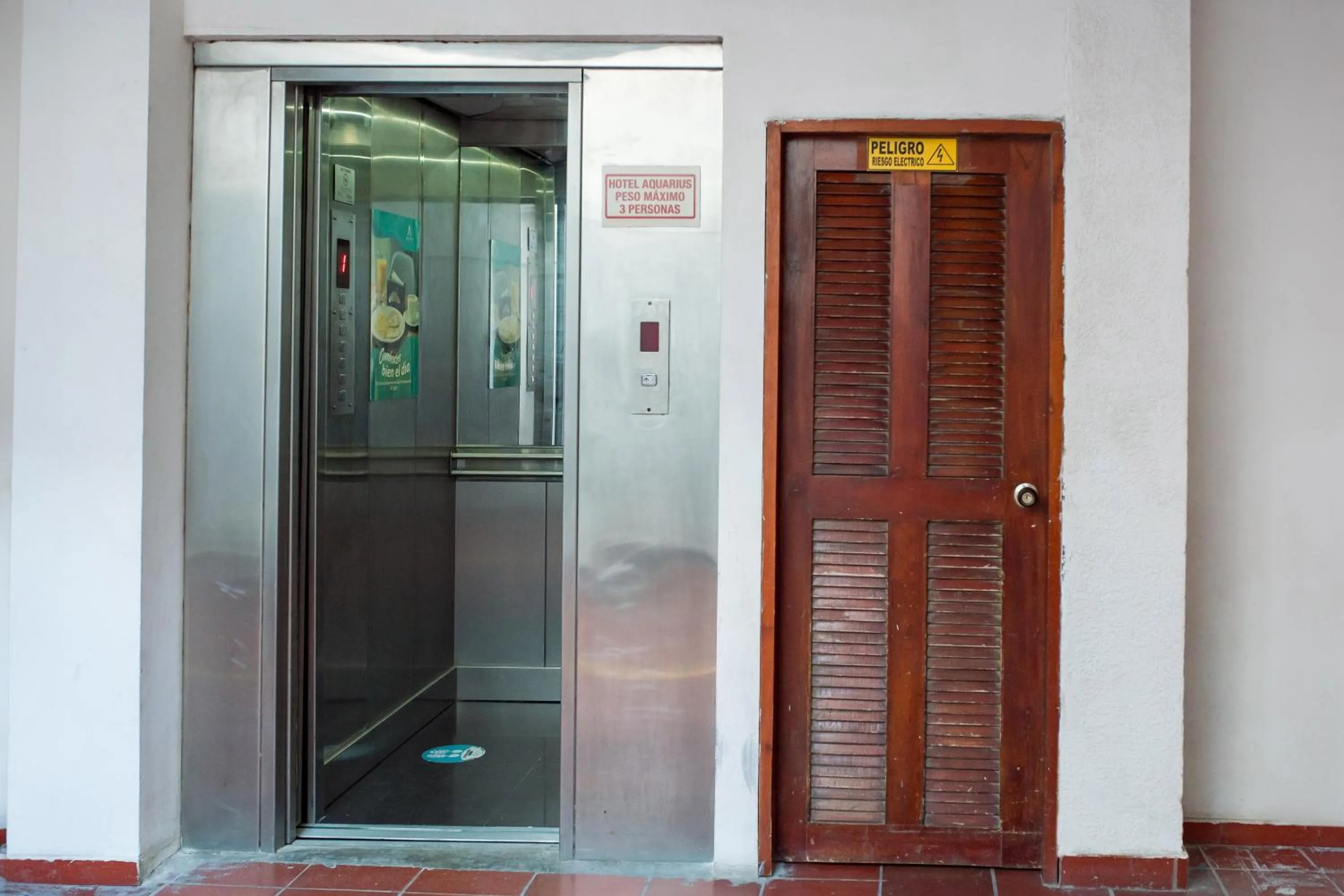 elevator in Hotel Aquarius