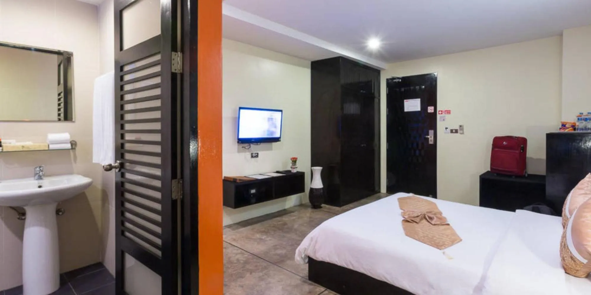 Bedroom, Bed in The Yorkshire Hotel - SHA Certified