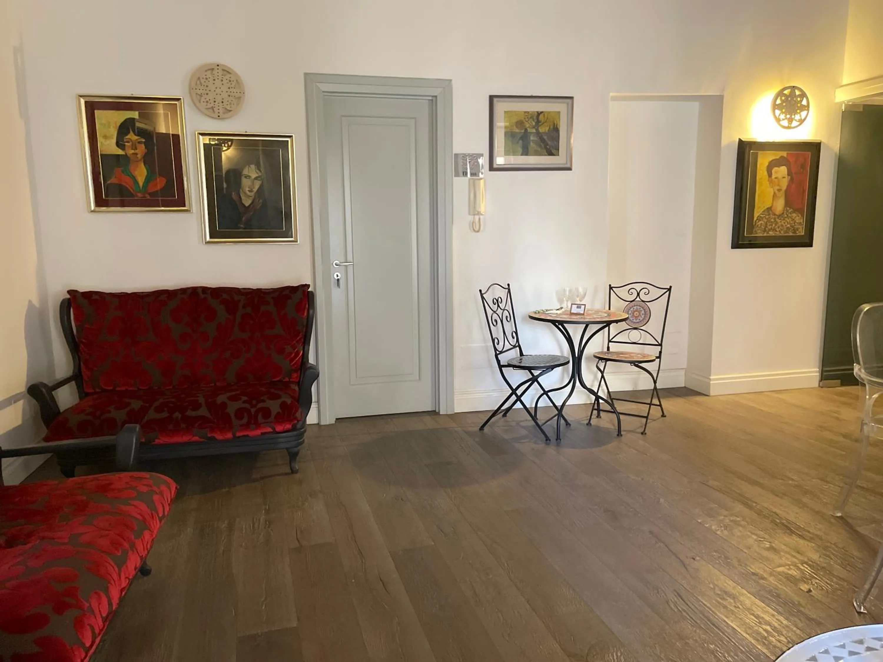 Seating area in Palazzo Siena De Facendis