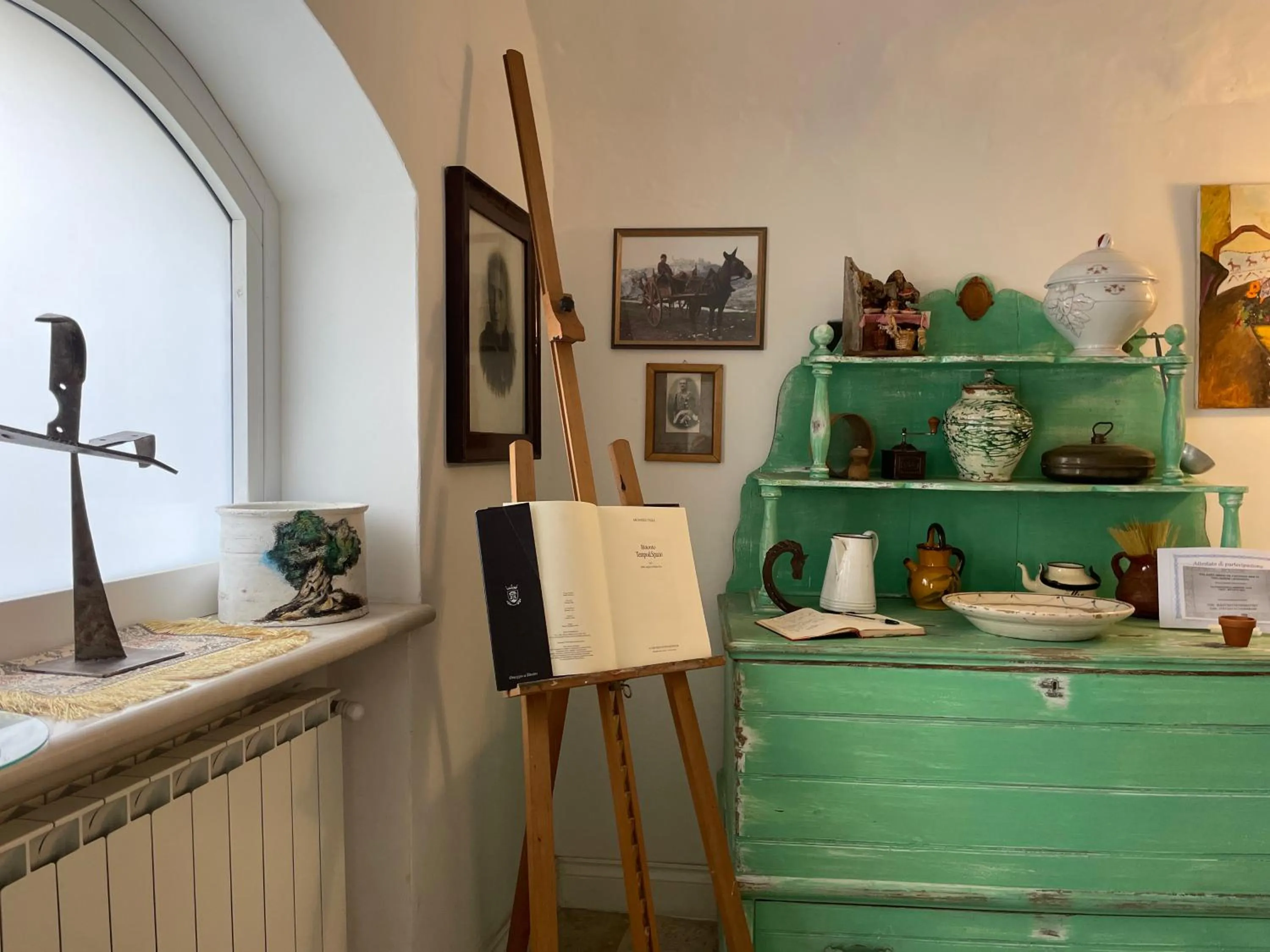 Seating area in Palazzo Siena De Facendis