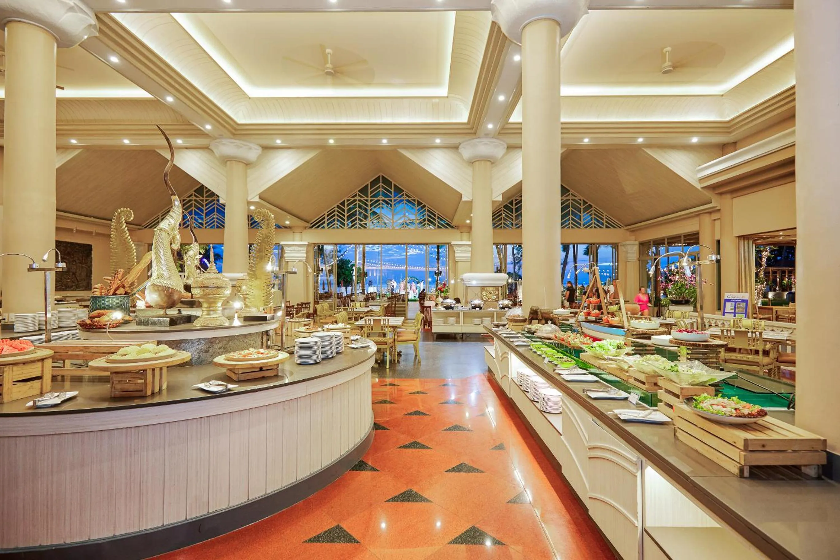 Restaurant/places to eat in Beyond Kata