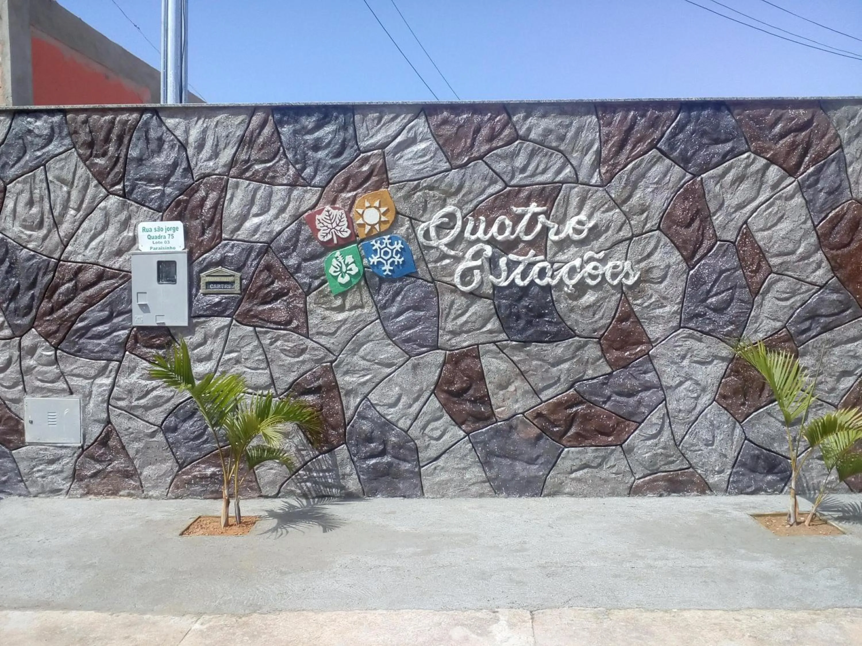 Logo/Certificate/Sign in Pousada Quatro Estações