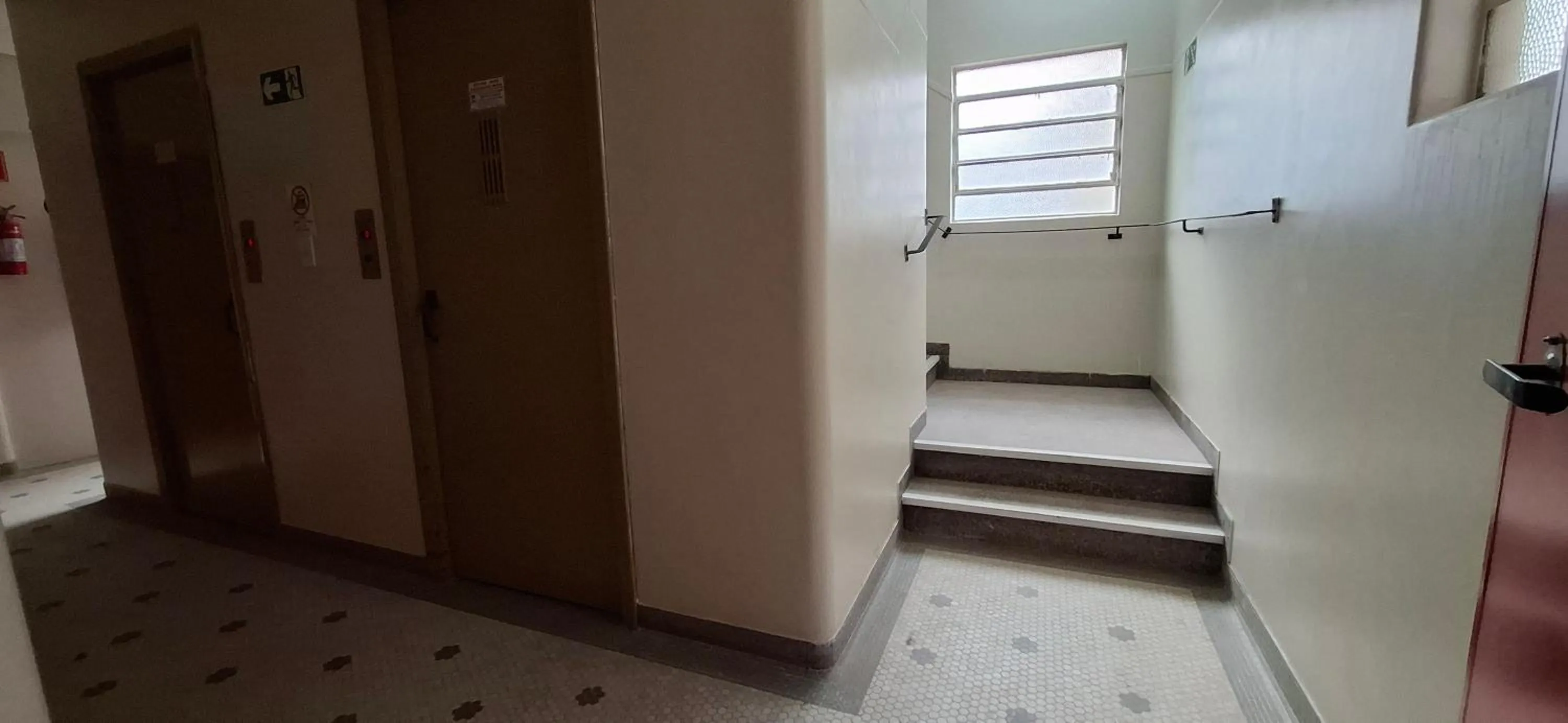 elevator in Hotel Plaza Olido