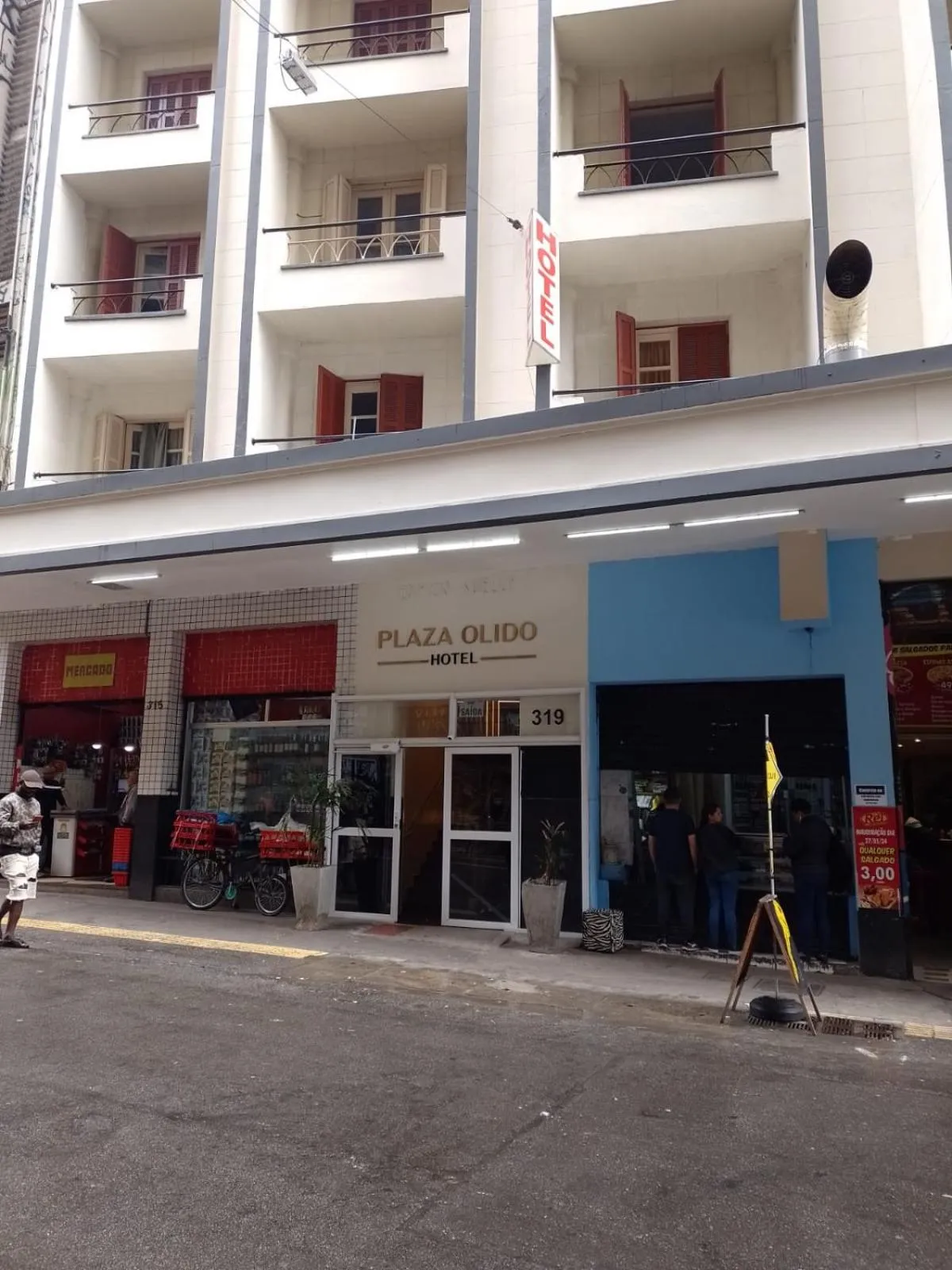 Property building in Hotel Plaza Olido