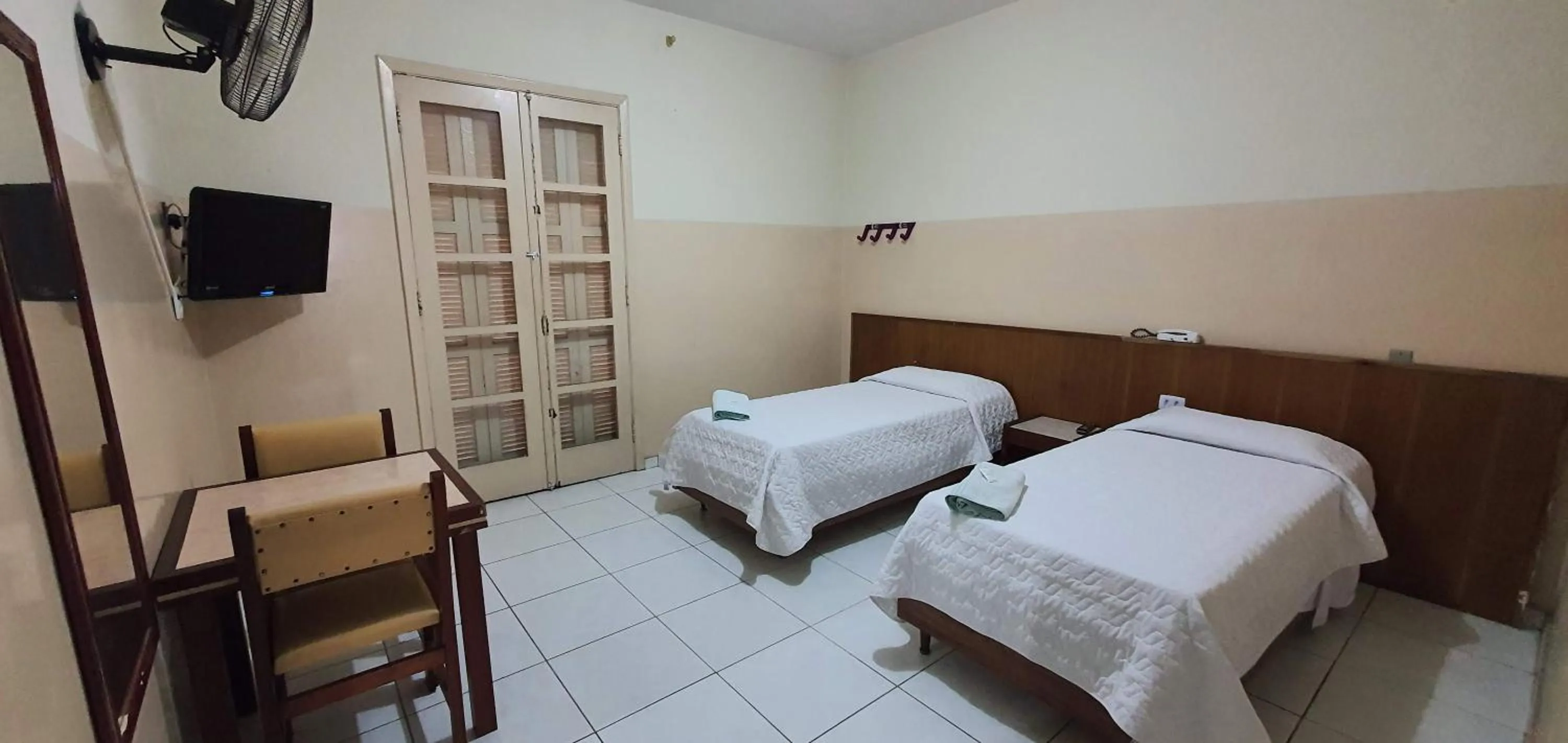 Bed in Hotel Plaza Olido