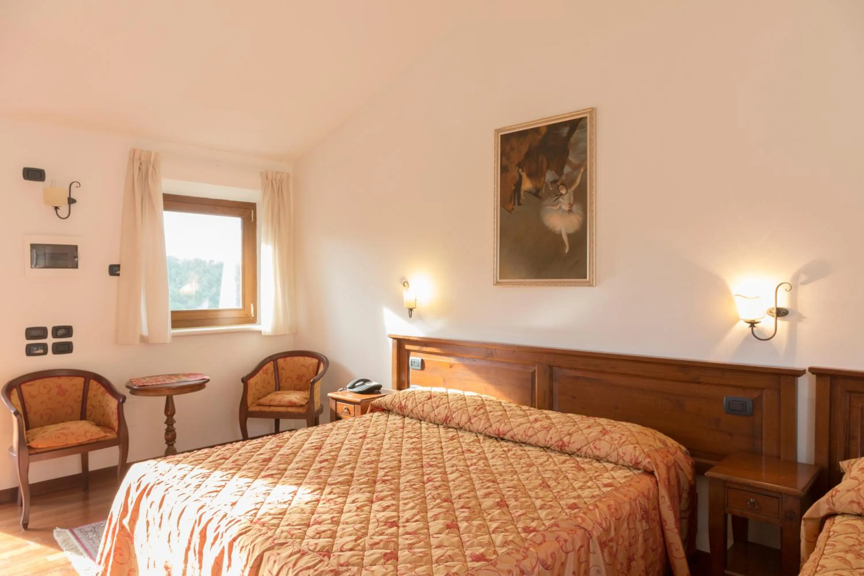 View (from property/room), Bed in Colleverde Country House & SPA Urbino