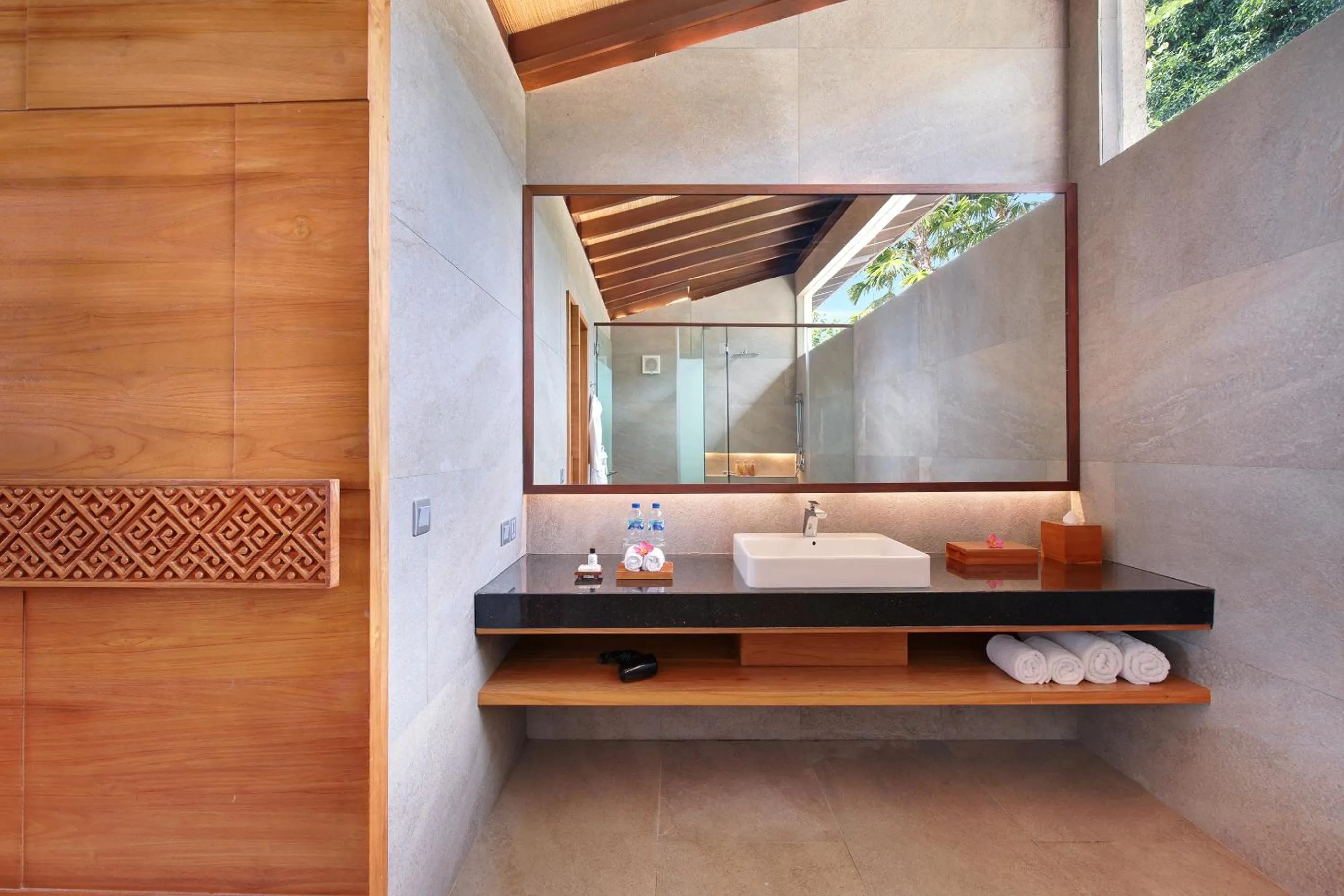 Bathroom in Katamaran Hotel & Resort Lombok