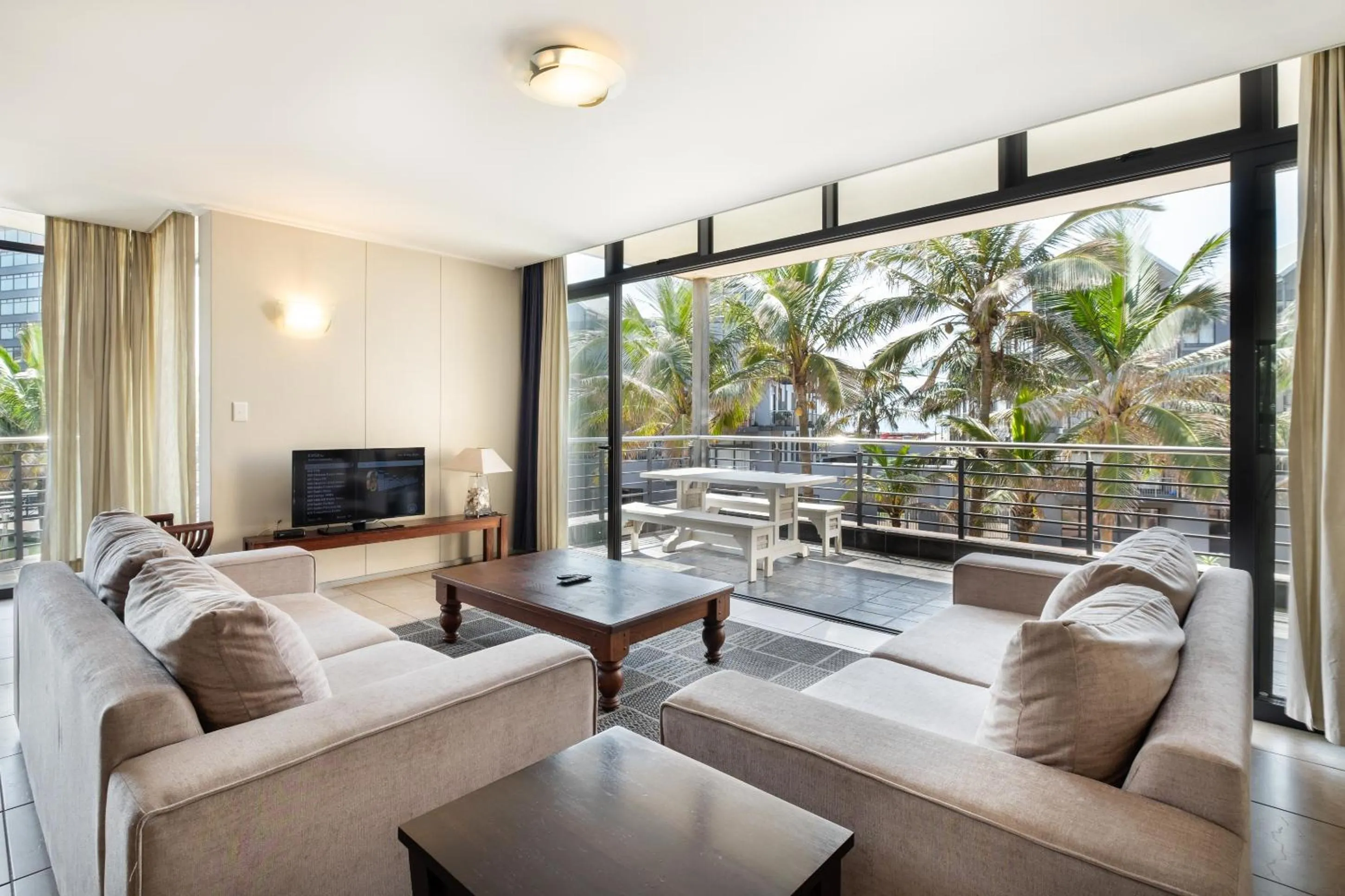 Neighbourhood in Point Waterfront Apartments