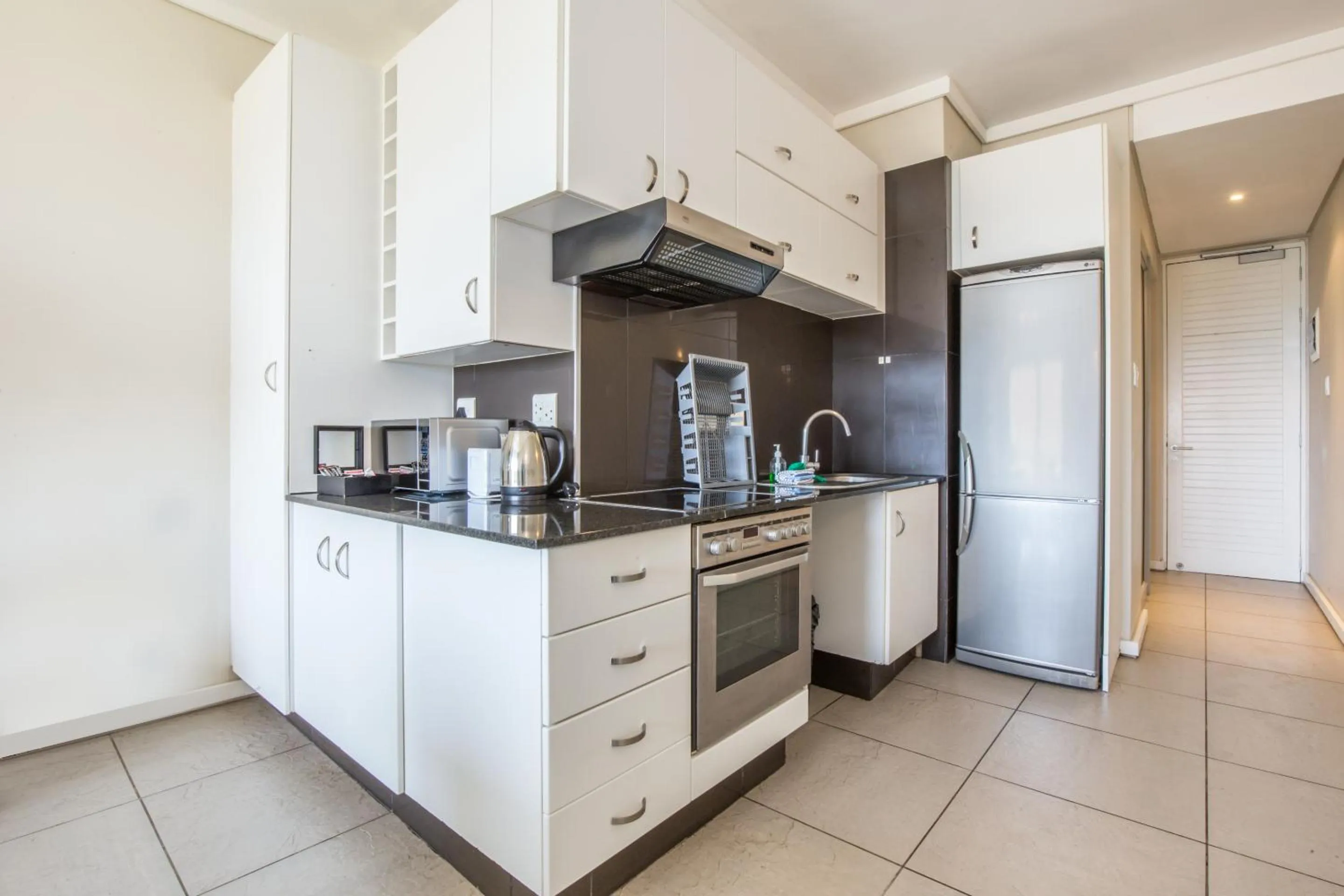 Kitchen or kitchenette in Point Waterfront Apartments