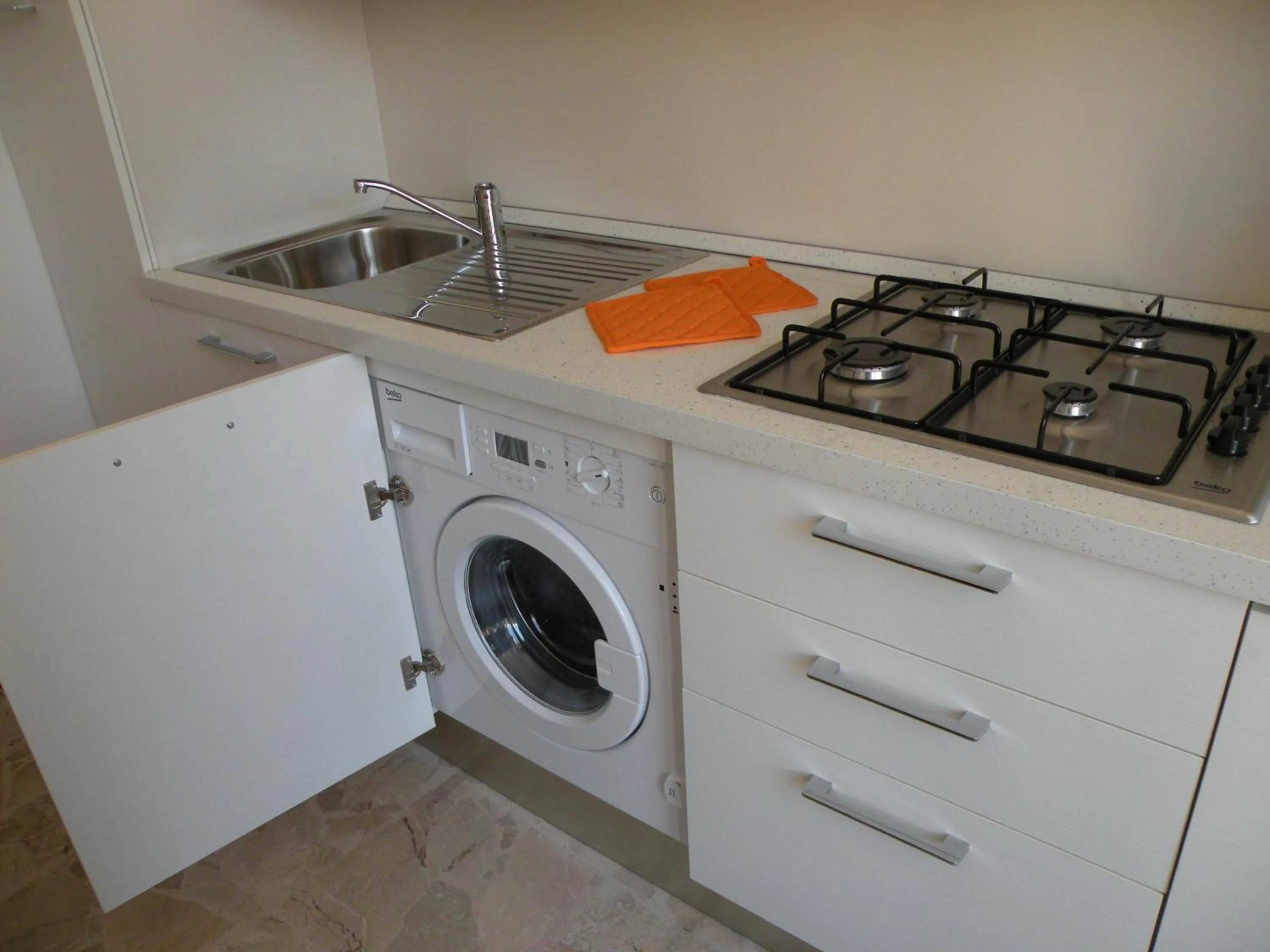 Kitchen or kitchenette in La Casa sul Corso B&B