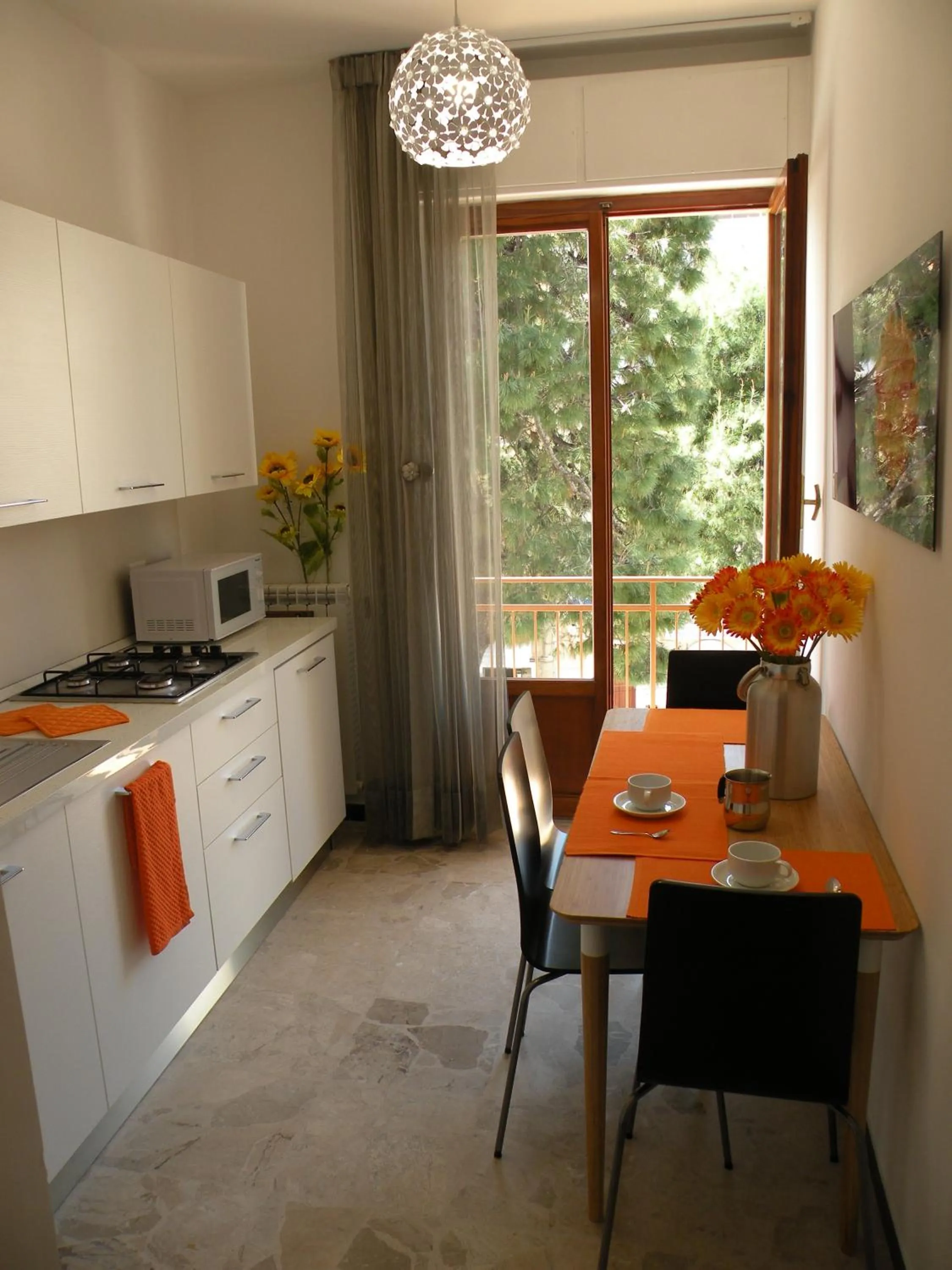 Kitchen or kitchenette in La Casa sul Corso B&B