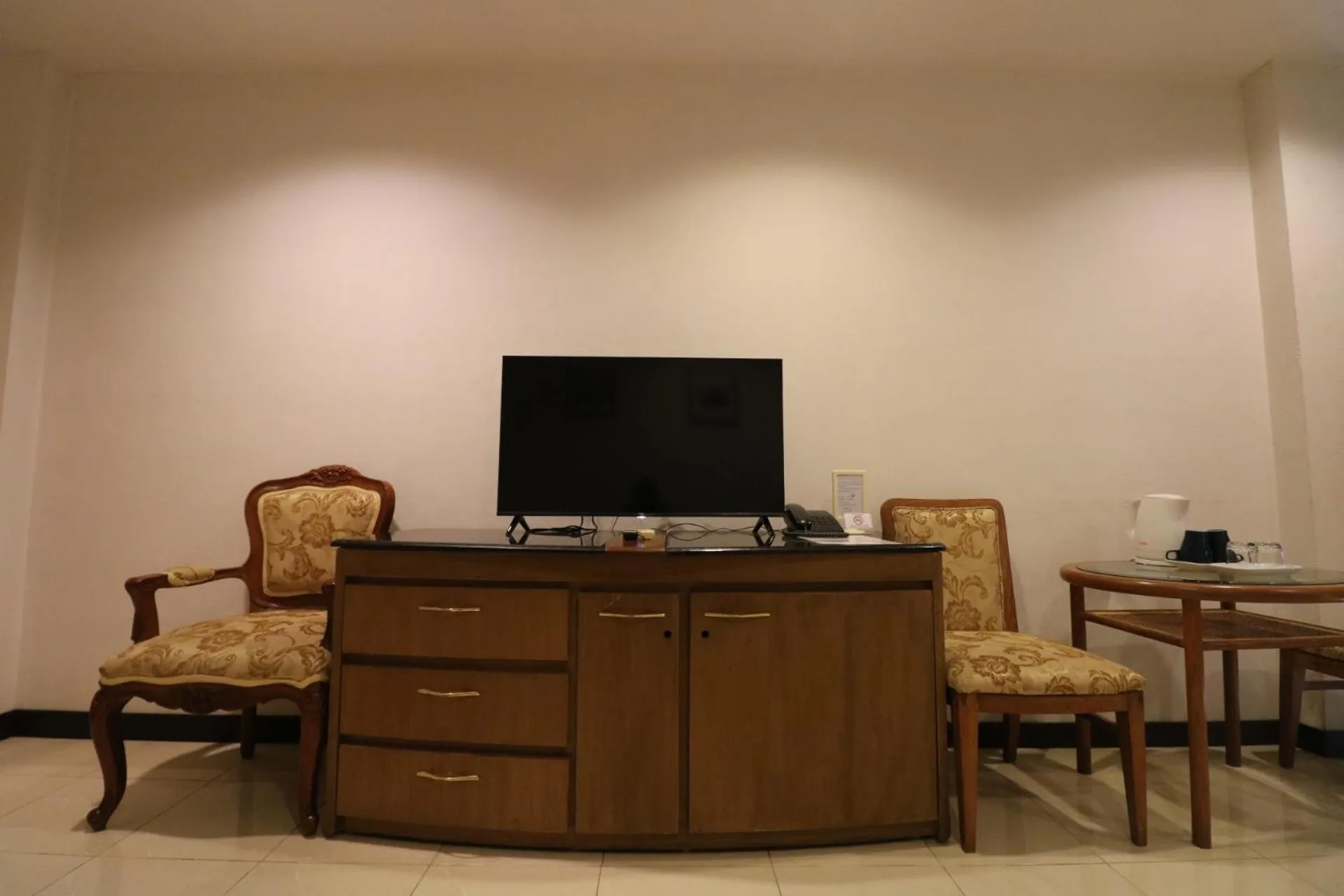 TV and multimedia in JL Bangkok Hotel