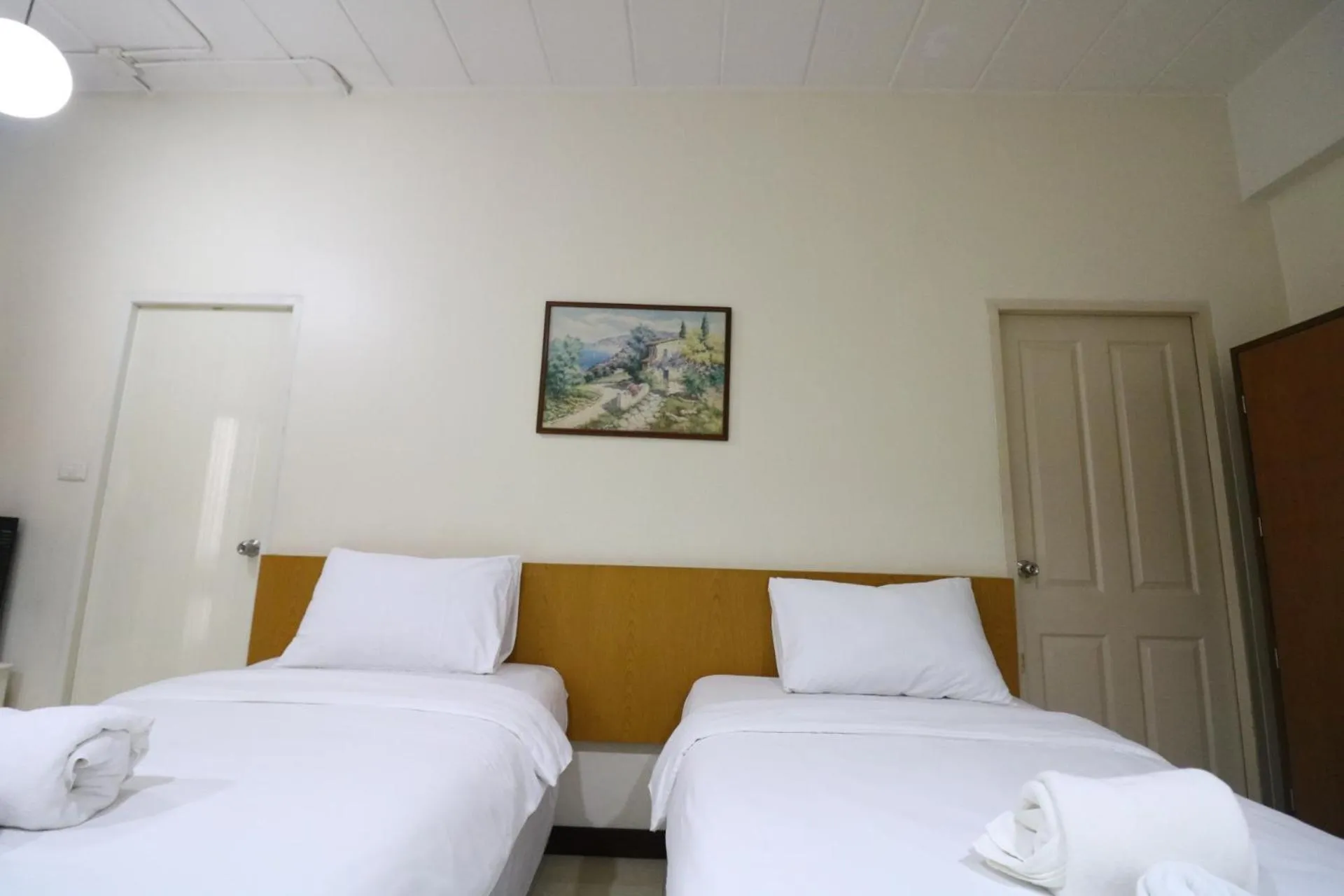 Bed in JL Bangkok Hotel