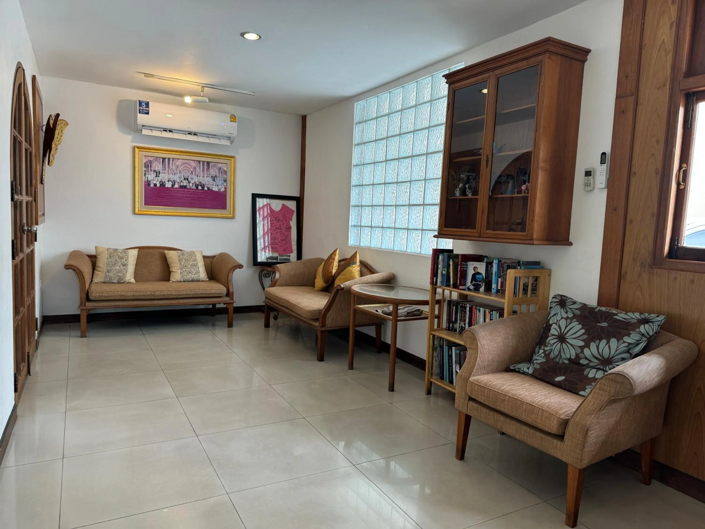 Lobby or reception in JL Bangkok Hotel