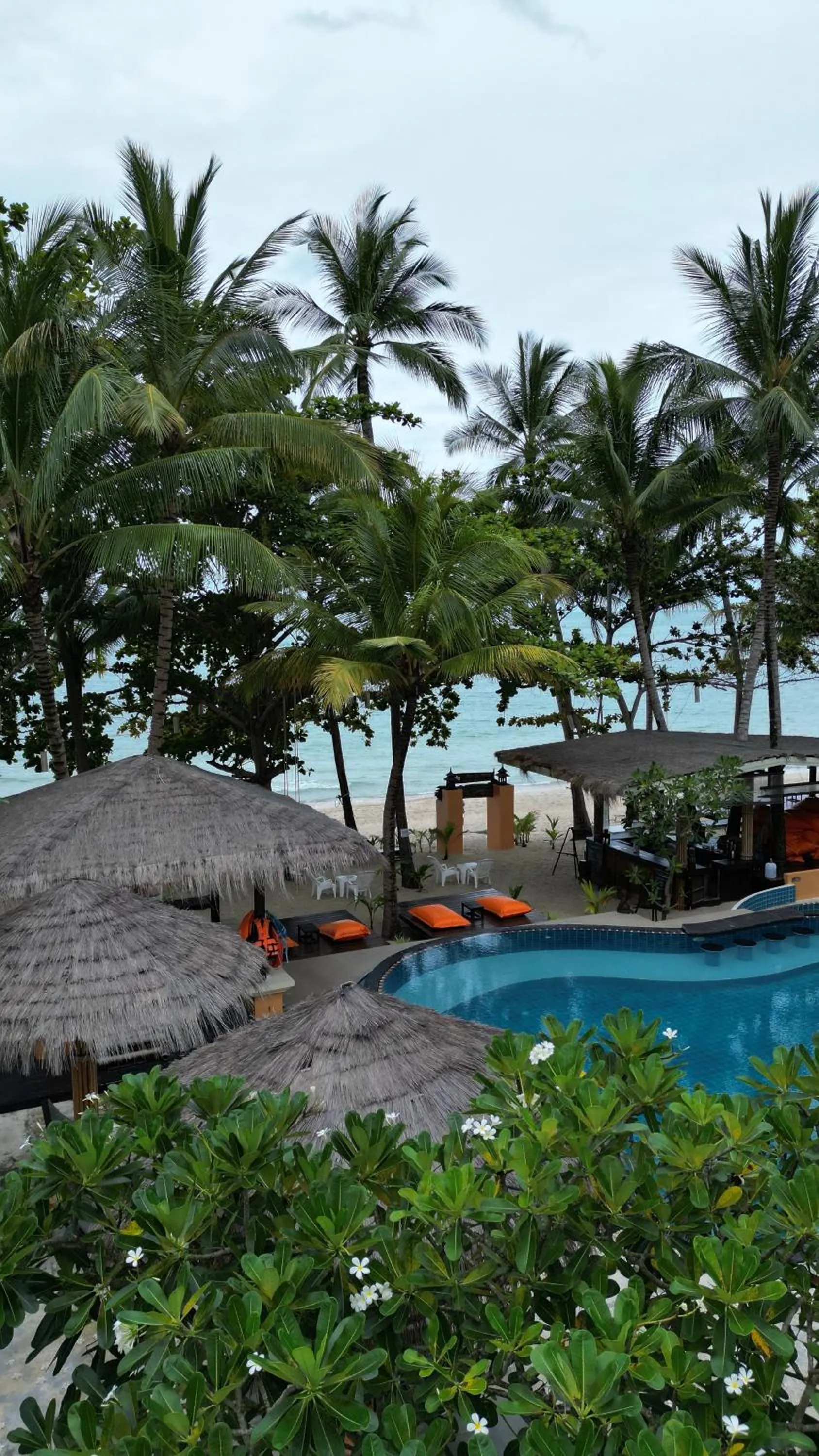 Swimming pool in The Hideaway Pariya Haad Yuan Ko Pha-ngan