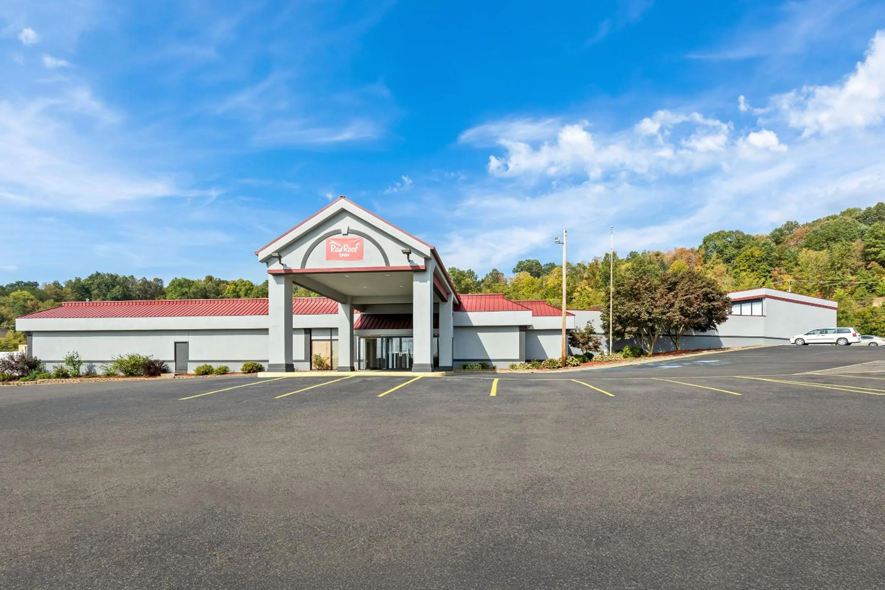 Property building in Red Roof Inn Cambridge, OH