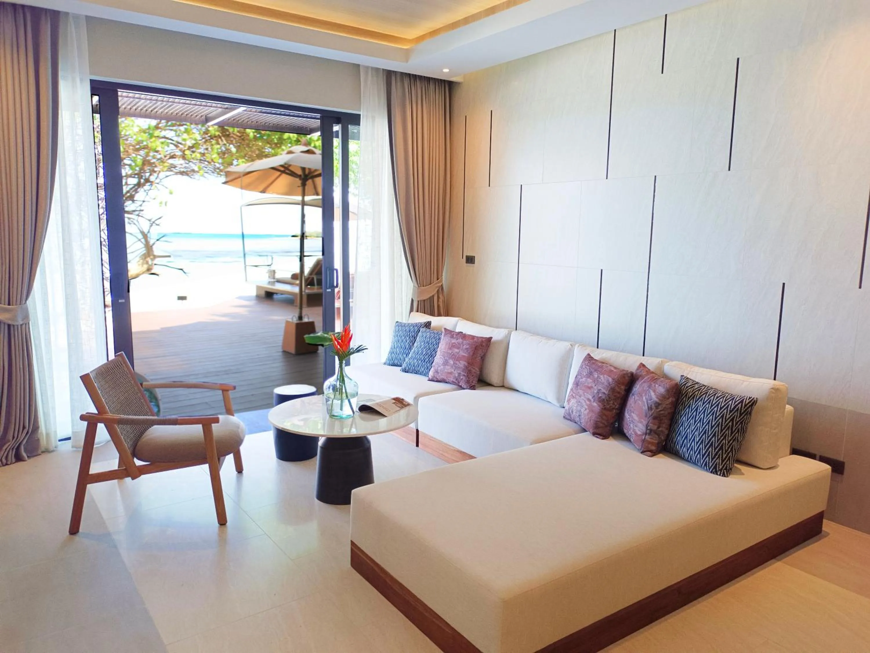Living room, Bed in Sareeraya Villas & Suites