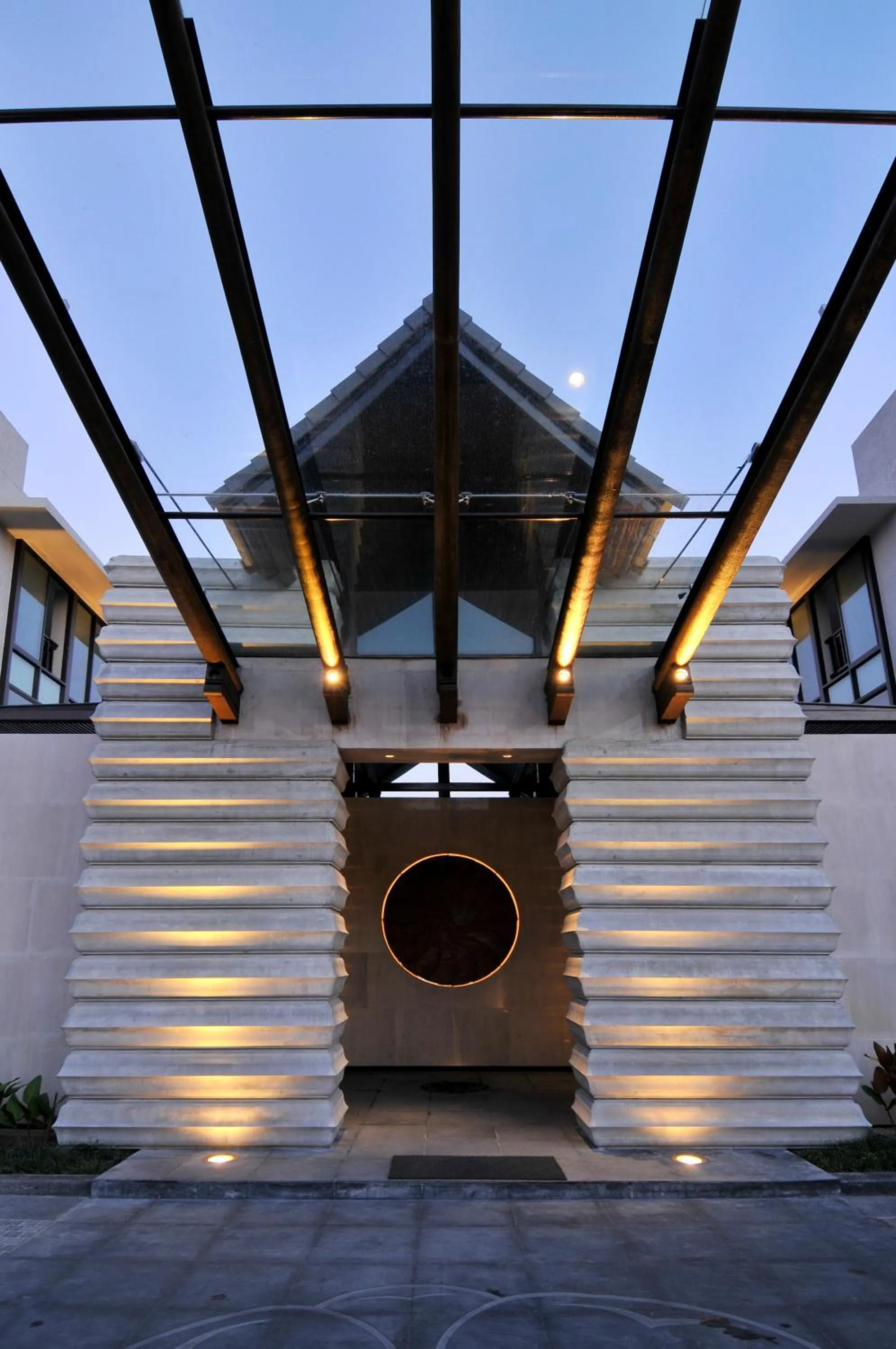 Facade/entrance in Sareeraya Villas & Suites