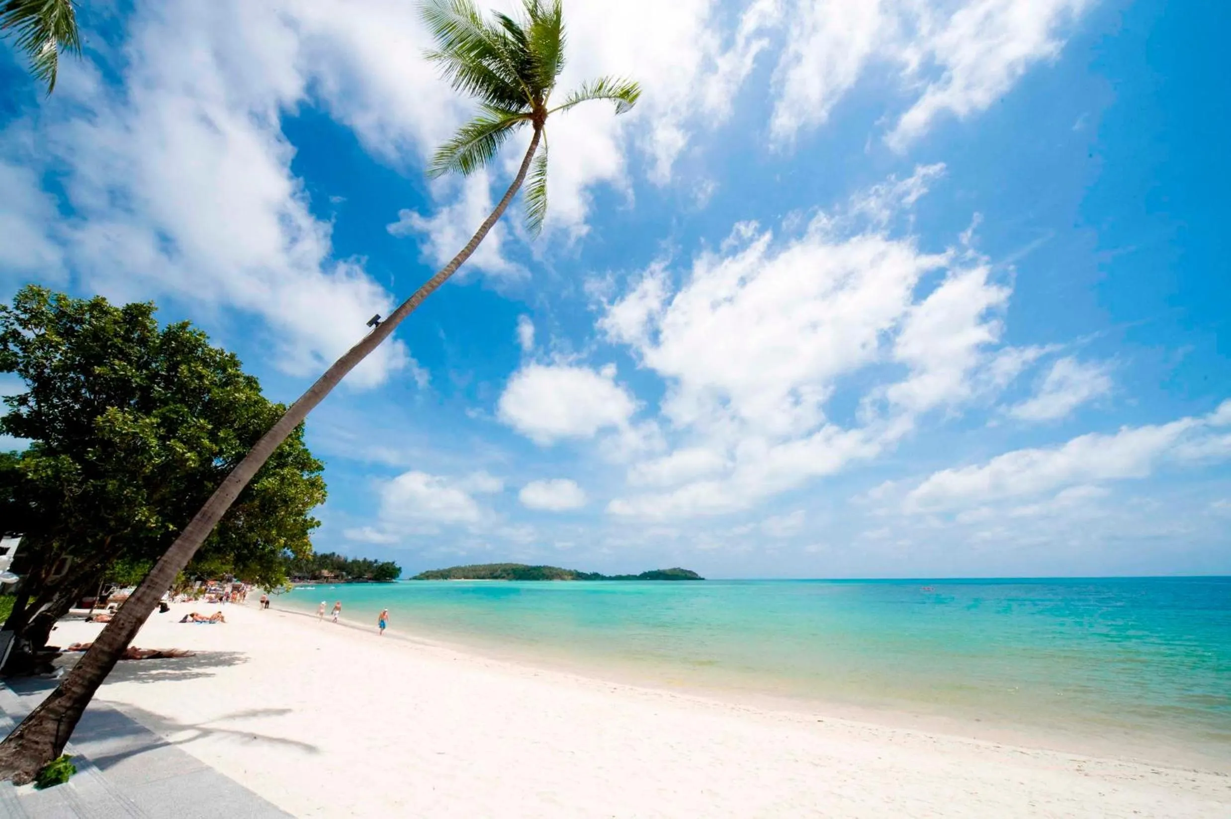 Beach in Sareeraya Villas & Suites