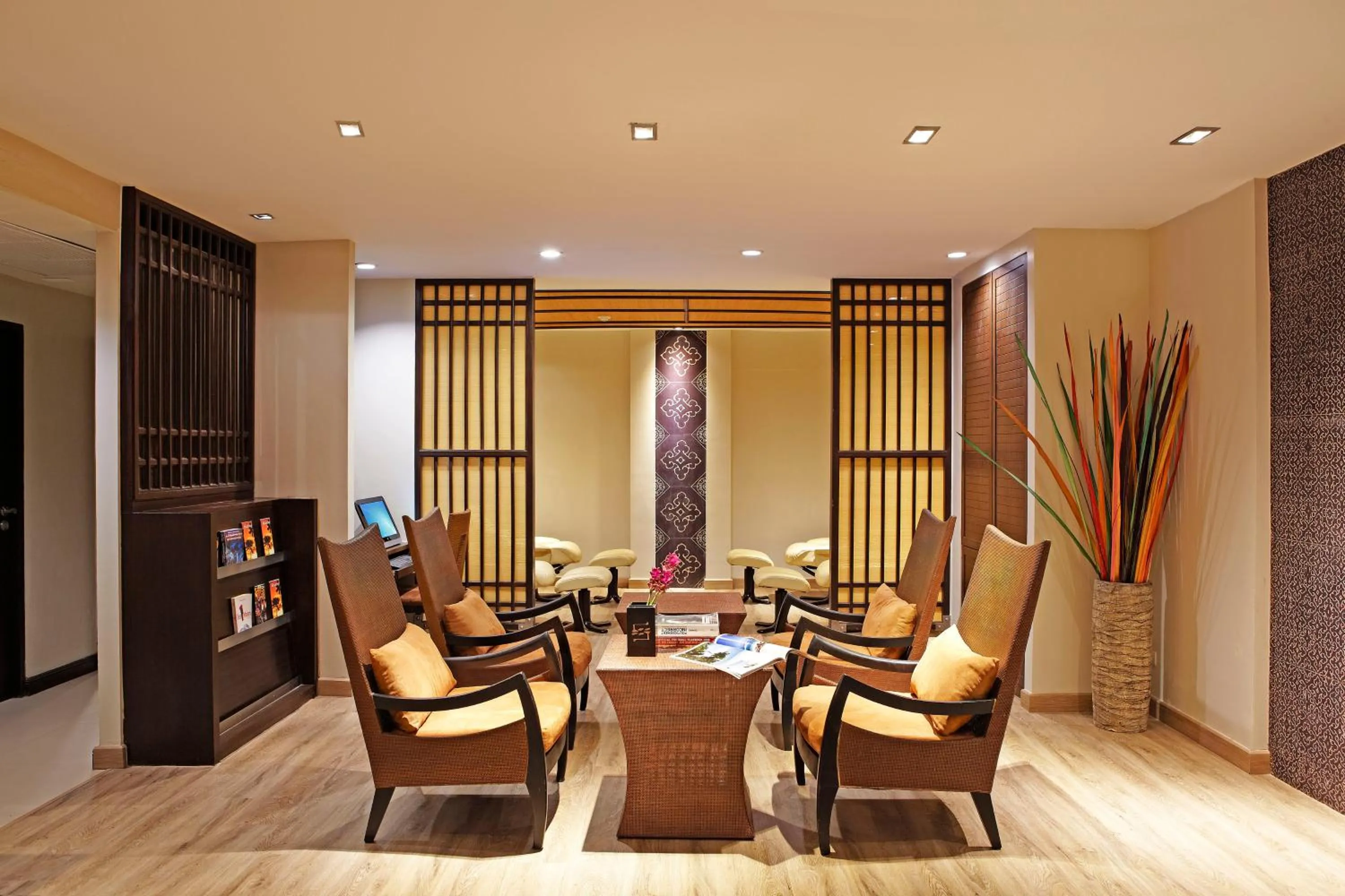 Lounge or bar in Sareeraya Villas & Suites